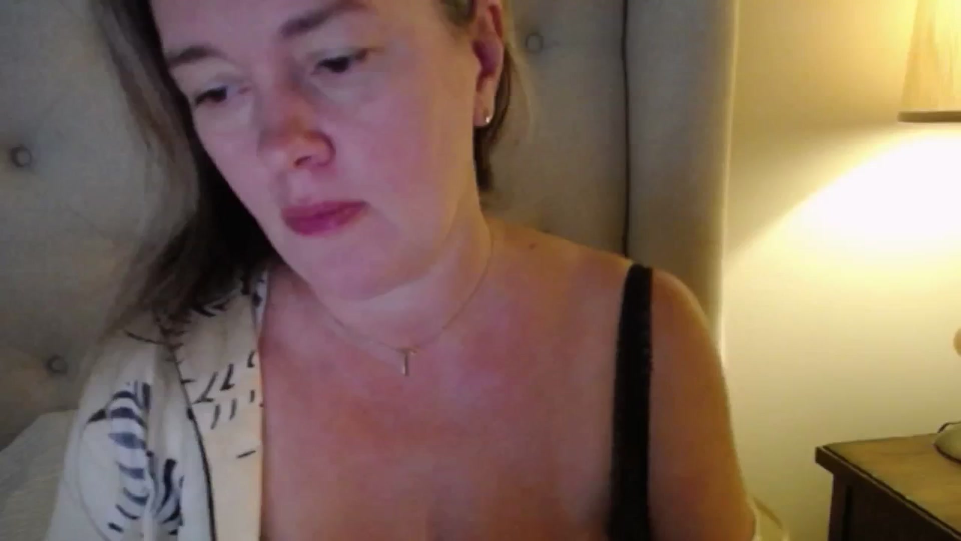 Gallery image thumbnail from J0llye's myfreecams stream on, 09/27/2025, 20:58 image 3 of 20