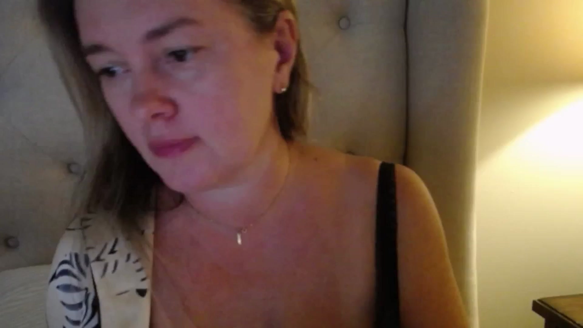 Gallery image thumbnail from J0llye's myfreecams stream on, 09/27/2025, 20:58 image 12 of 20