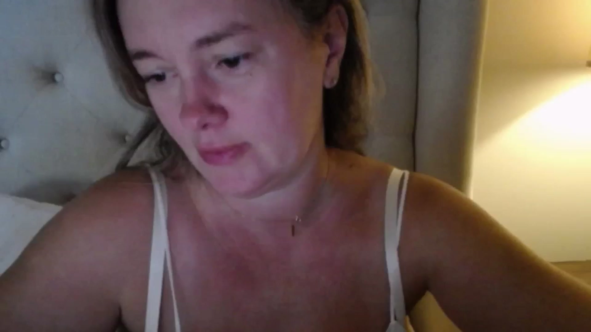 Gallery image thumbnail from J0llye's myfreecams stream on, 09/28/2025, 20:22 image 2 of 20