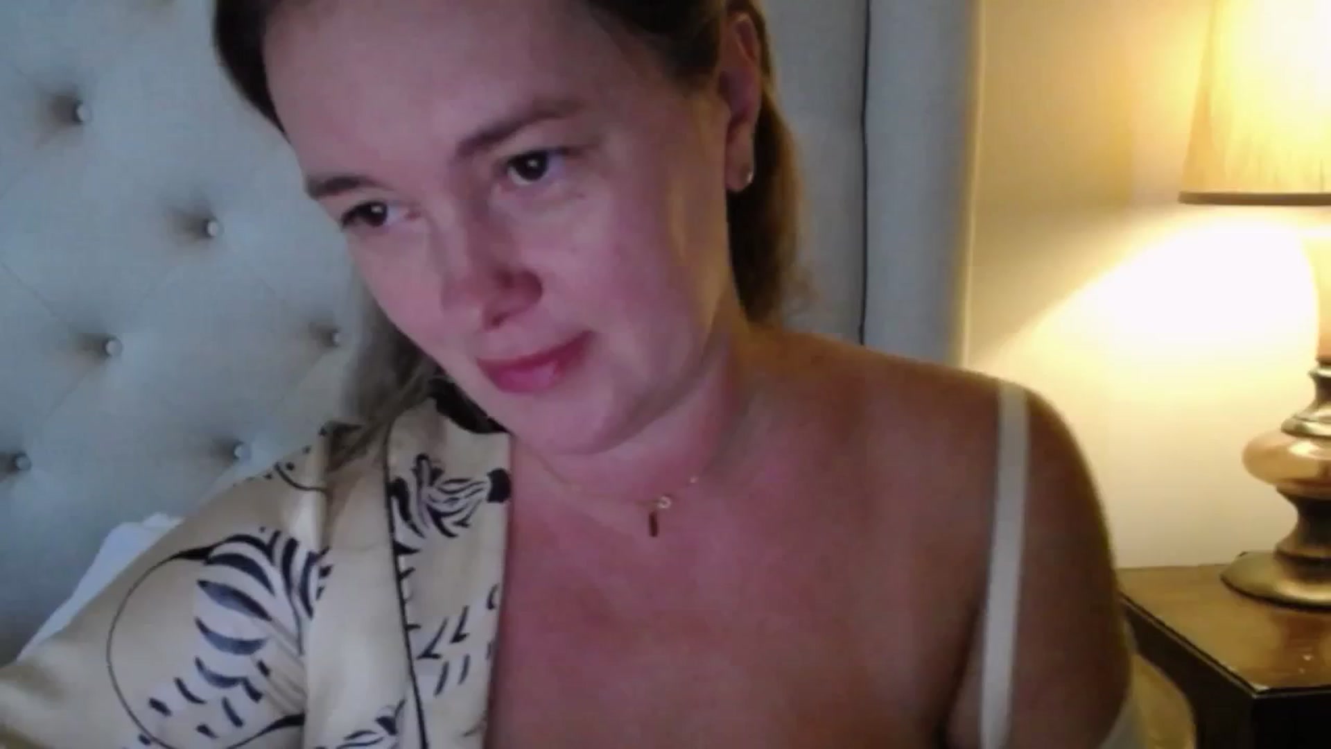 Gallery image thumbnail from J0llye's myfreecams stream on, 09/29/2025, 19:03 image 8 of 20
