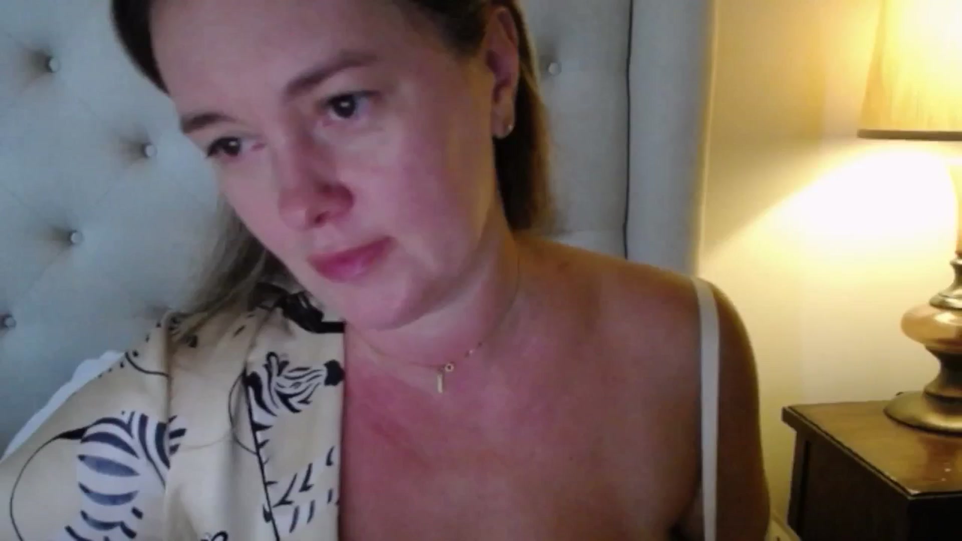 Gallery image thumbnail from J0llye's myfreecams stream on, 09/29/2025, 19:03 image 14 of 20