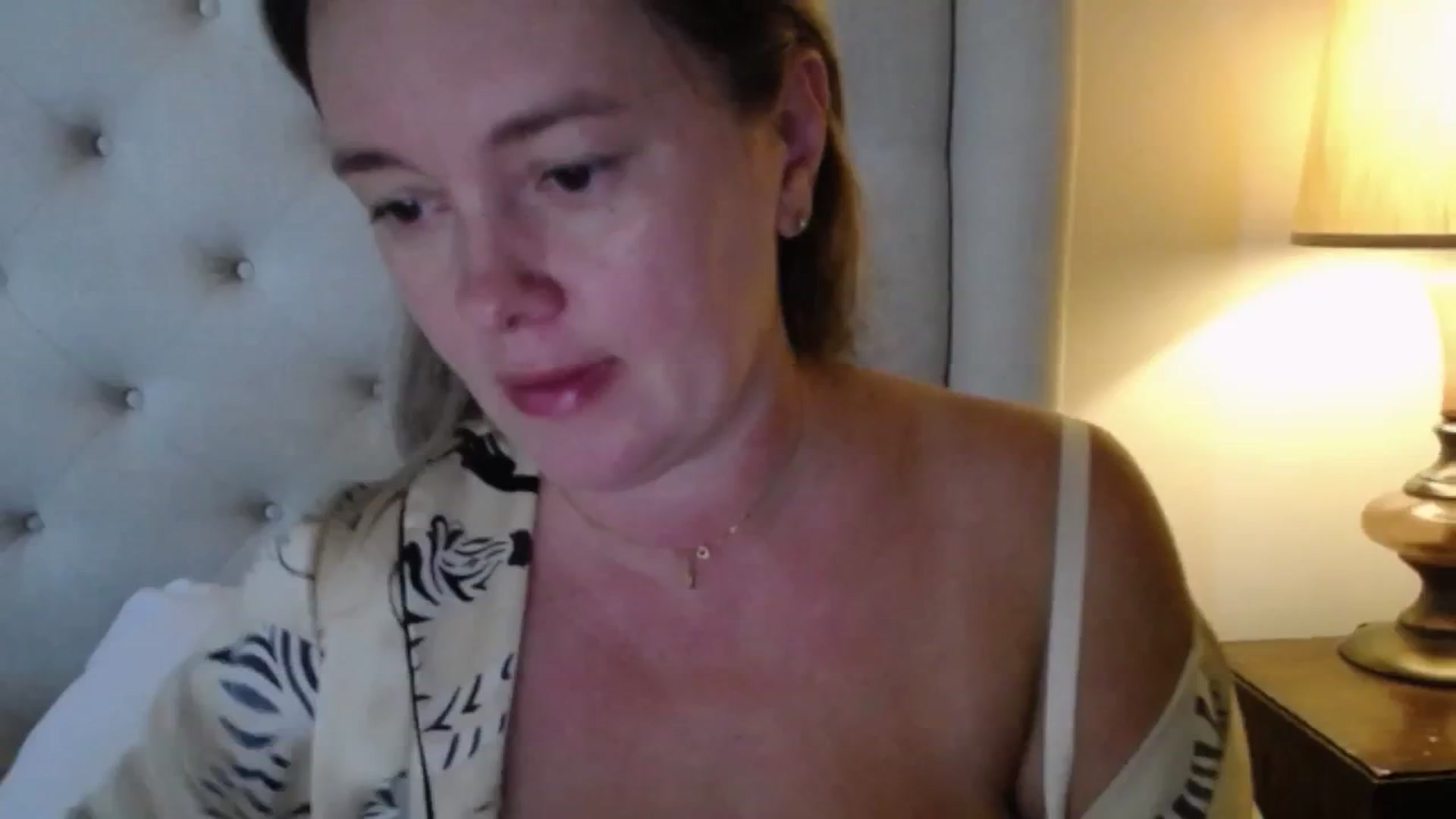 Gallery image thumbnail from J0llye's myfreecams stream on, 09/29/2025, 19:03 image 1 of 20