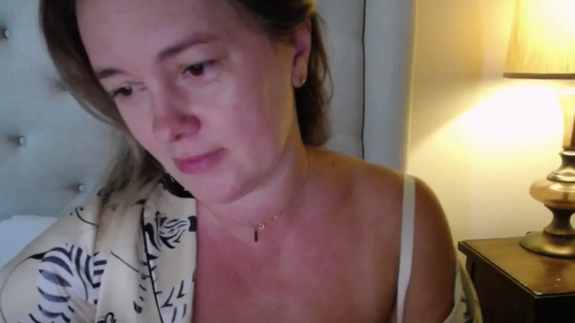 Gallery image thumbnail from J0llye's myfreecams stream on, 09/29/2025, 19:33 image 13 of 20