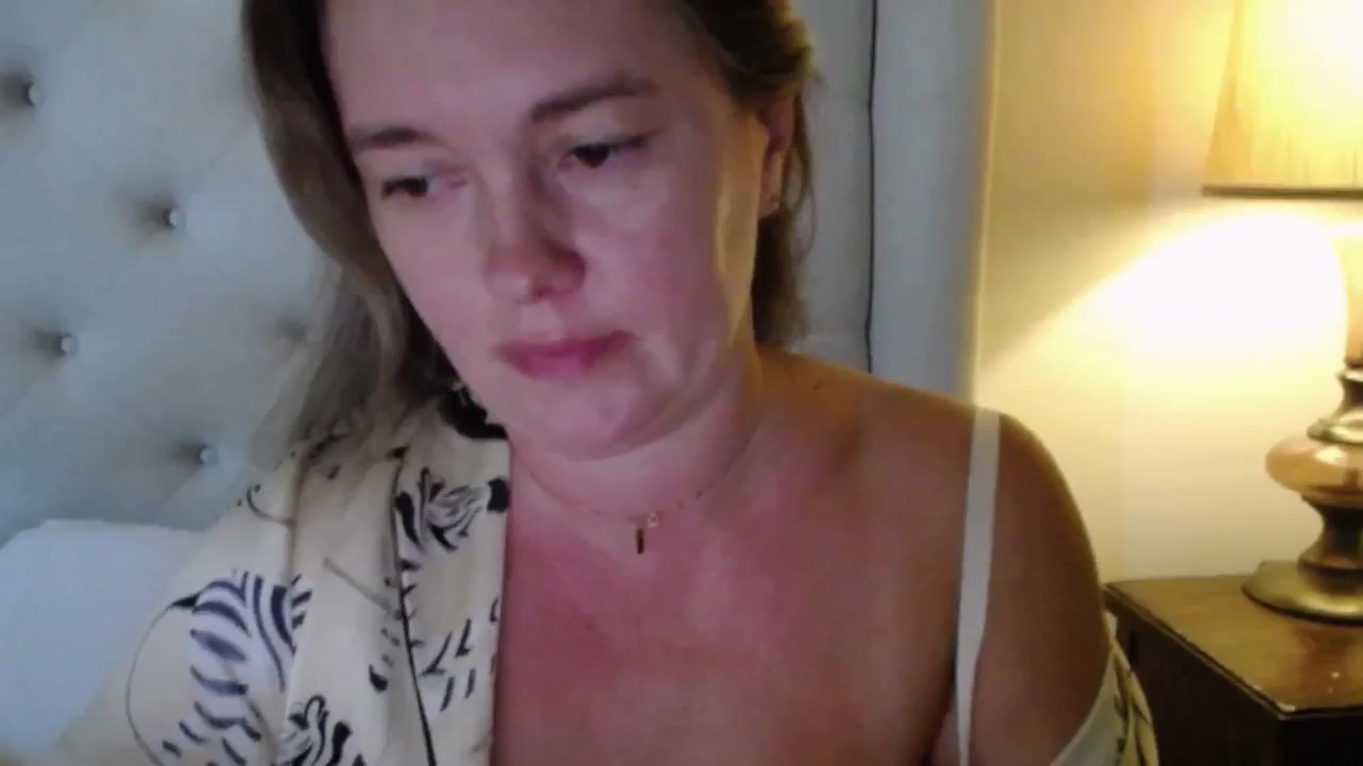 Gallery image thumbnail from J0llye's myfreecams stream on, 09/29/2025, 19:33 image 18 of 20