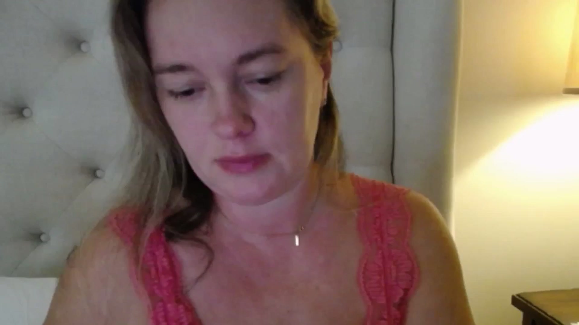 Gallery image thumbnail from J0llye's myfreecams stream on, 09/30/2025, 16:43 image 6 of 20