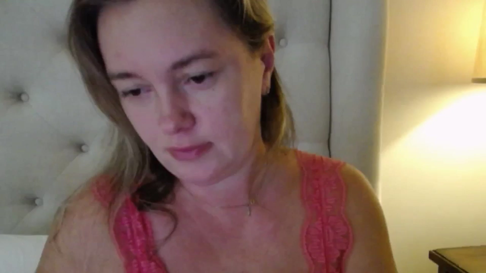 Gallery image thumbnail from J0llye's myfreecams stream on, 09/30/2025, 16:43 image 4 of 20