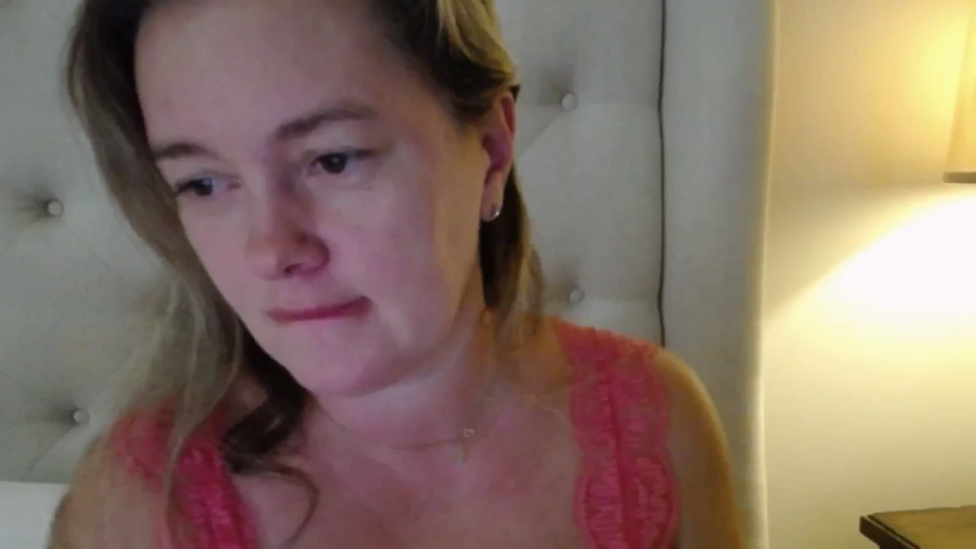 Gallery image thumbnail from J0llye's myfreecams stream on, 09/30/2025, 16:43 image 5 of 20