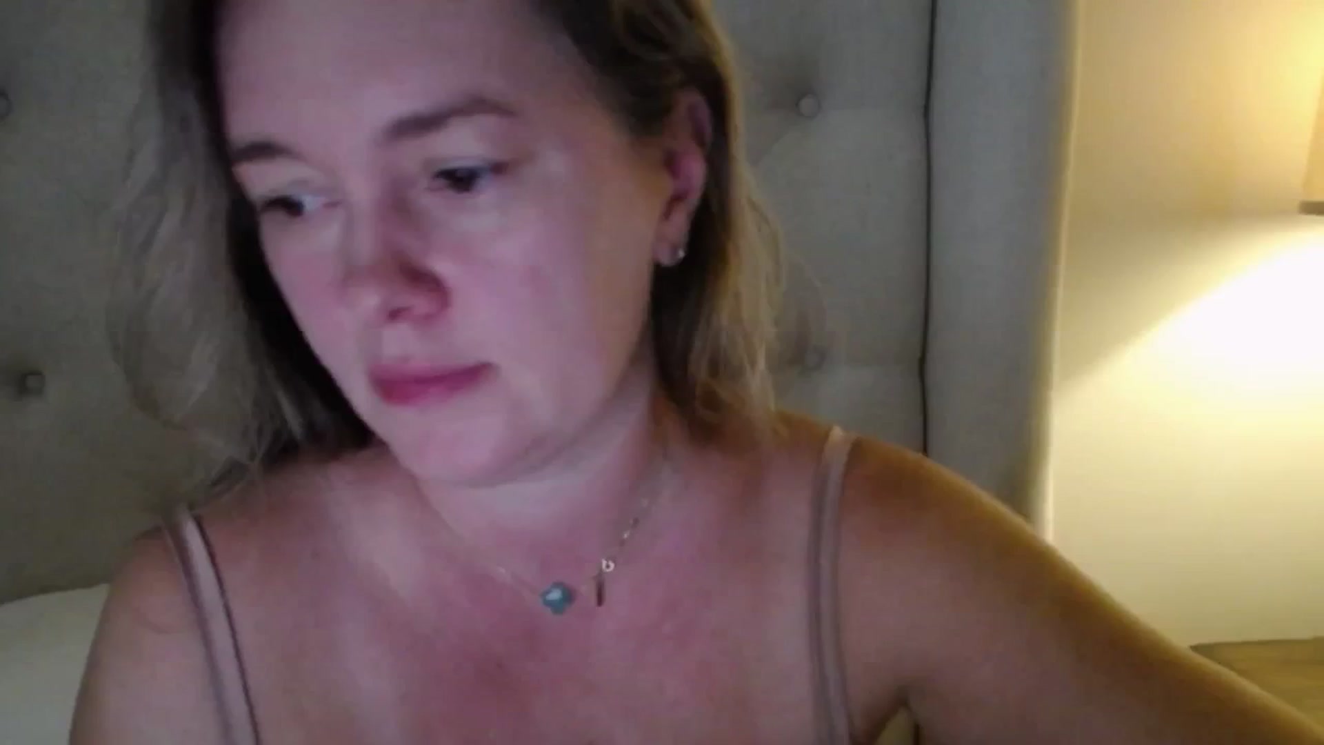 Gallery image thumbnail from J0llye's myfreecams stream on, 10/01/2025, 16:15 image 2 of 20