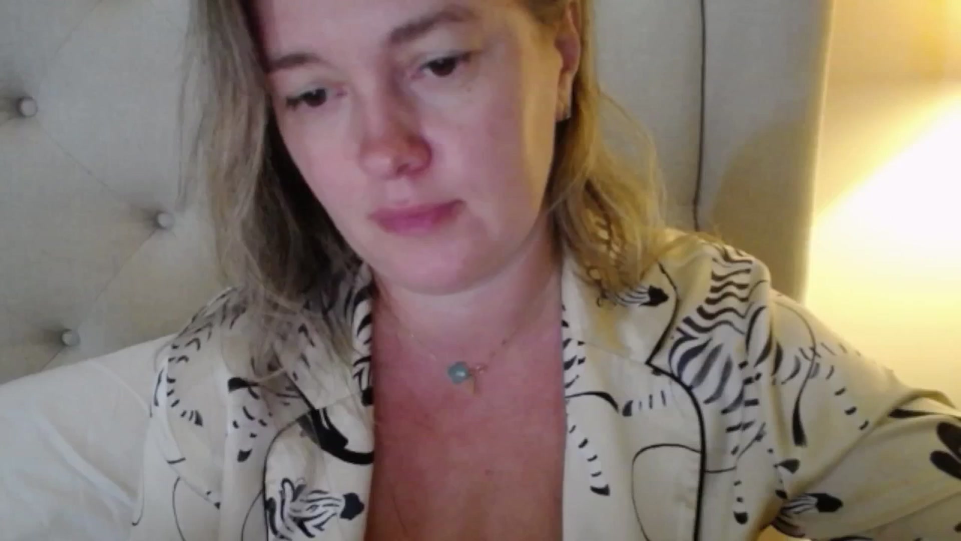 Gallery image thumbnail from J0llye's myfreecams stream on, 10/01/2025, 19:36 image 20 of 20