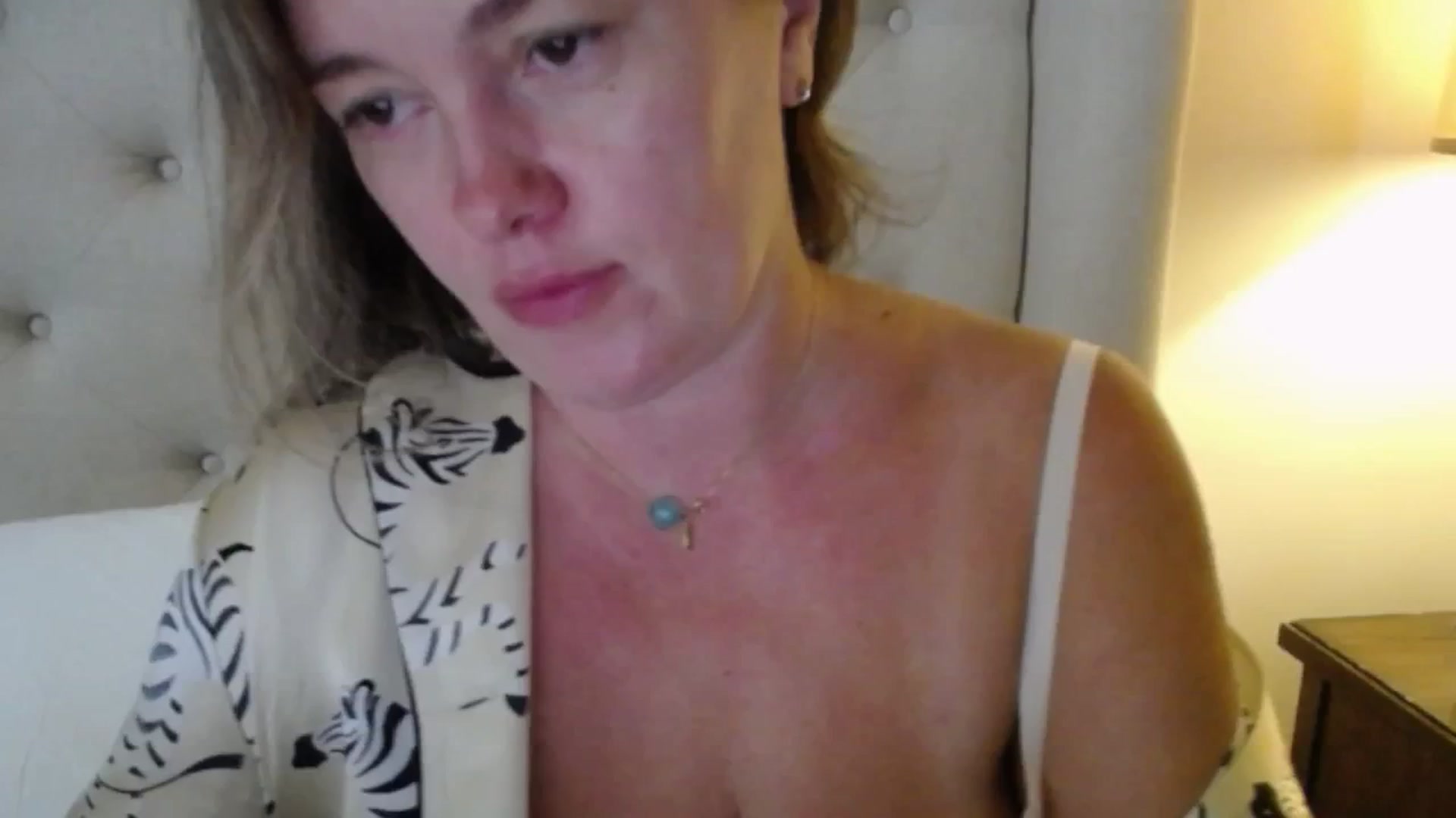 Gallery image thumbnail from J0llye's myfreecams stream on, 10/01/2025, 19:36 image 5 of 20