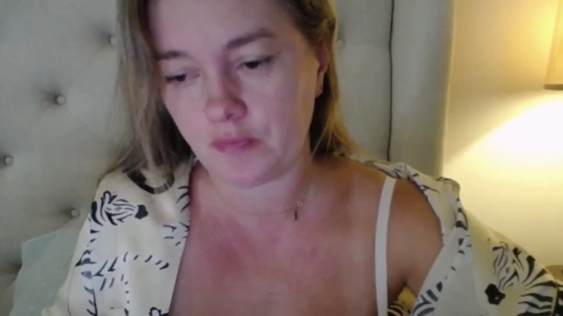 Gallery image thumbnail from J0llye's myfreecams stream on, 10/02/2025, 16:10 image 2 of 20