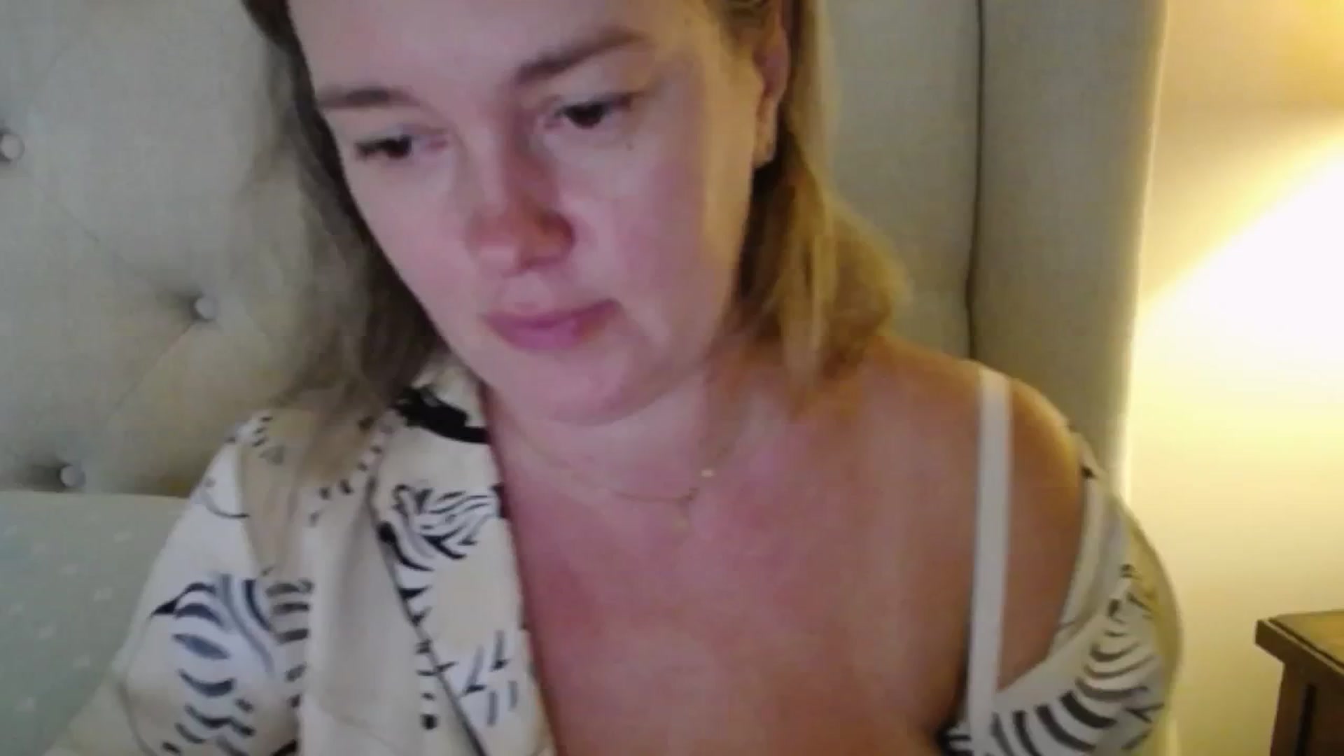 Gallery image thumbnail from J0llye's myfreecams stream on, 10/02/2025, 19:35 image 17 of 20