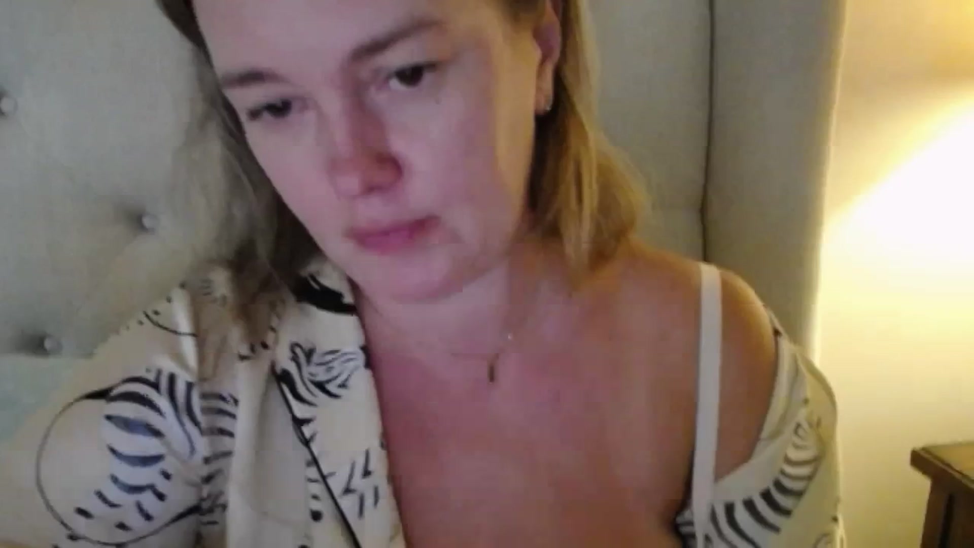 Gallery image thumbnail from J0llye's myfreecams stream on, 10/02/2025, 19:35 image 18 of 20