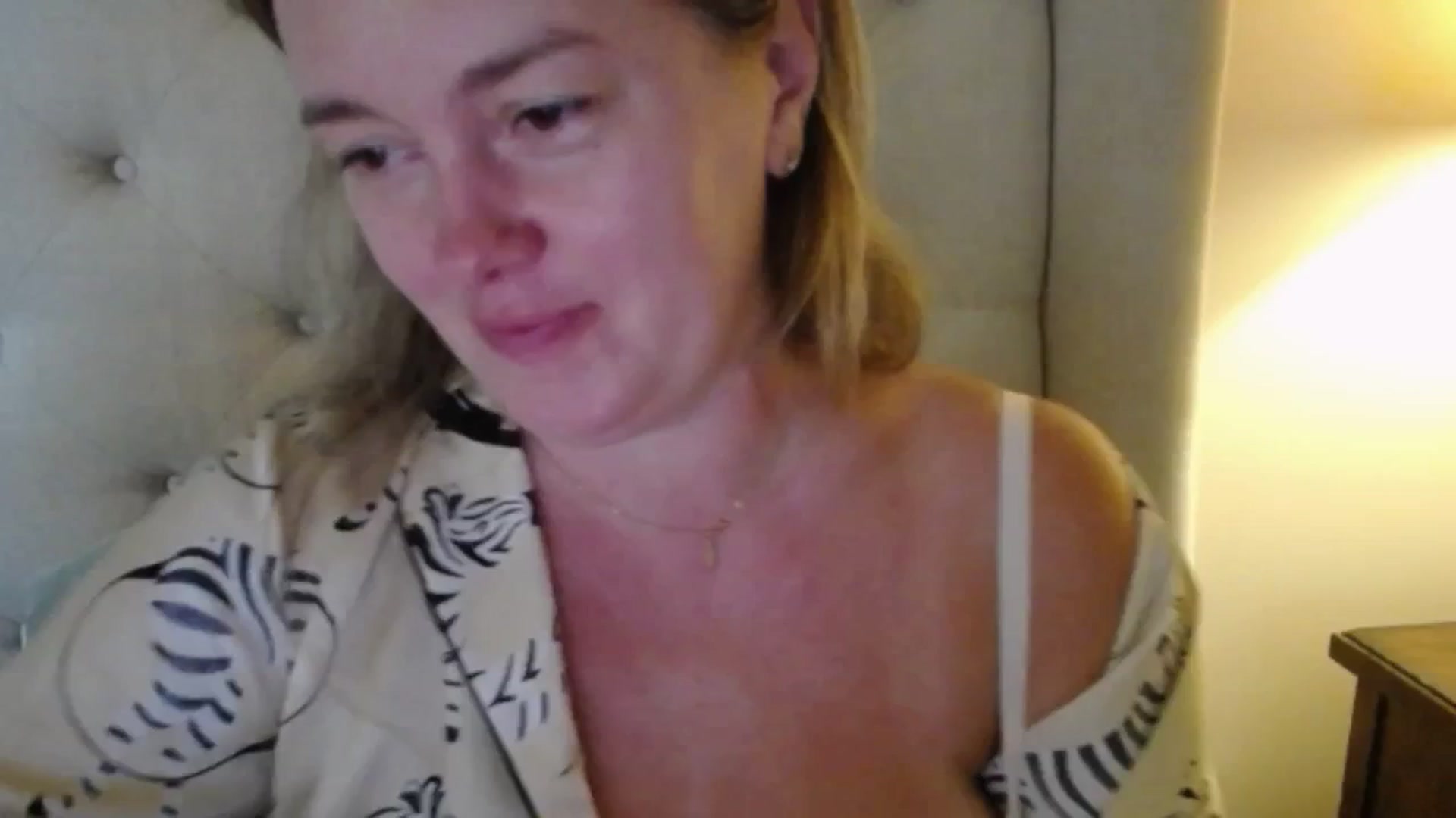 Gallery image thumbnail from J0llye's myfreecams stream on, 10/02/2025, 19:35 image 9 of 20