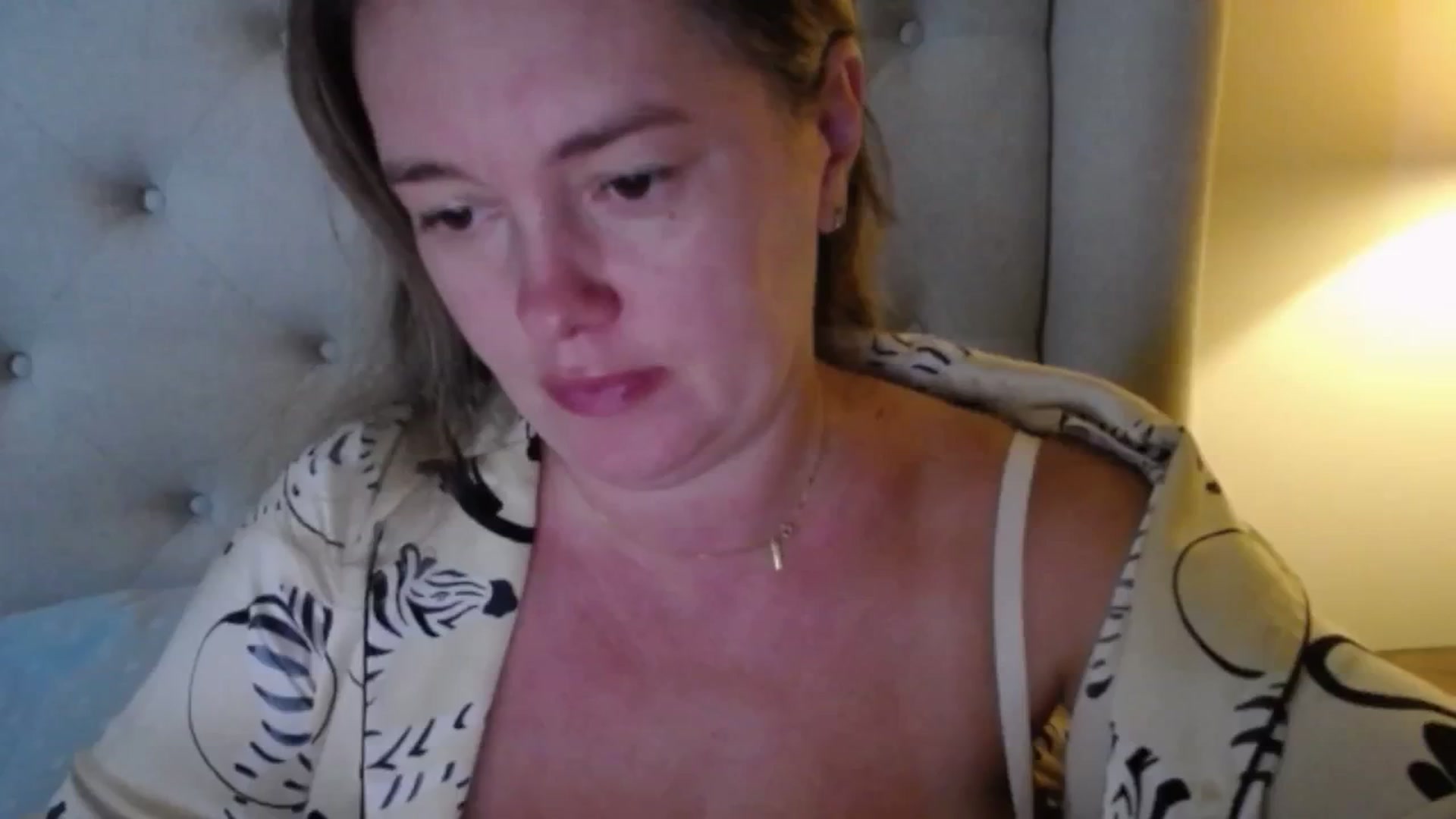 Gallery image thumbnail from J0llye's myfreecams stream on, 10/05/2025, 20:01 image 6 of 20