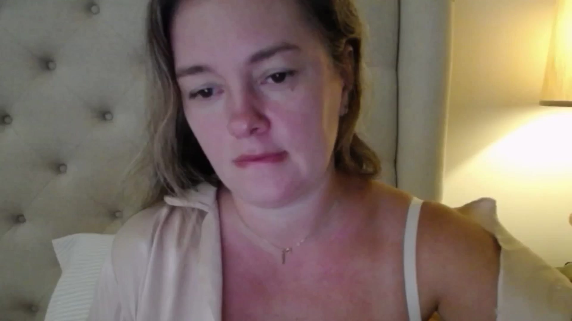 Gallery image thumbnail from J0llye's myfreecams stream on, 10/06/2025, 15:49 image 3 of 20