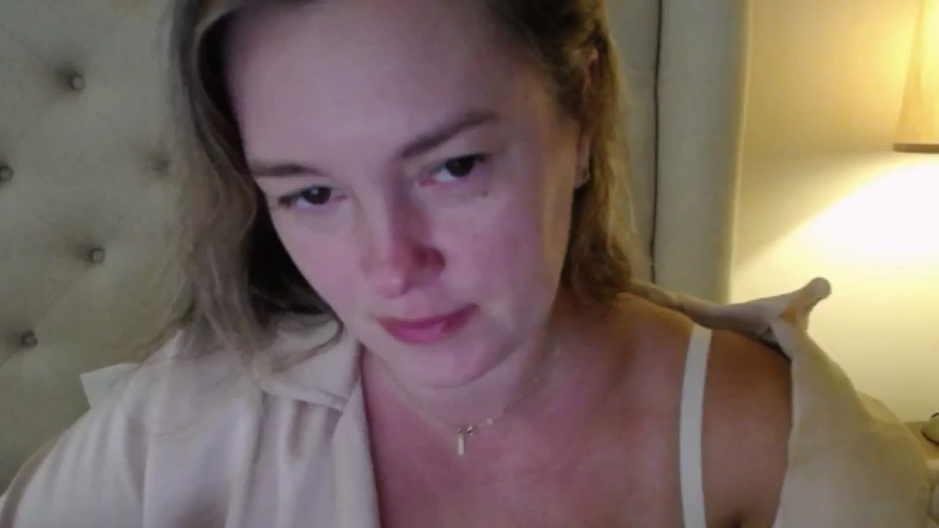 Gallery image thumbnail from J0llye's myfreecams stream on, 10/06/2025, 15:49 image 5 of 20