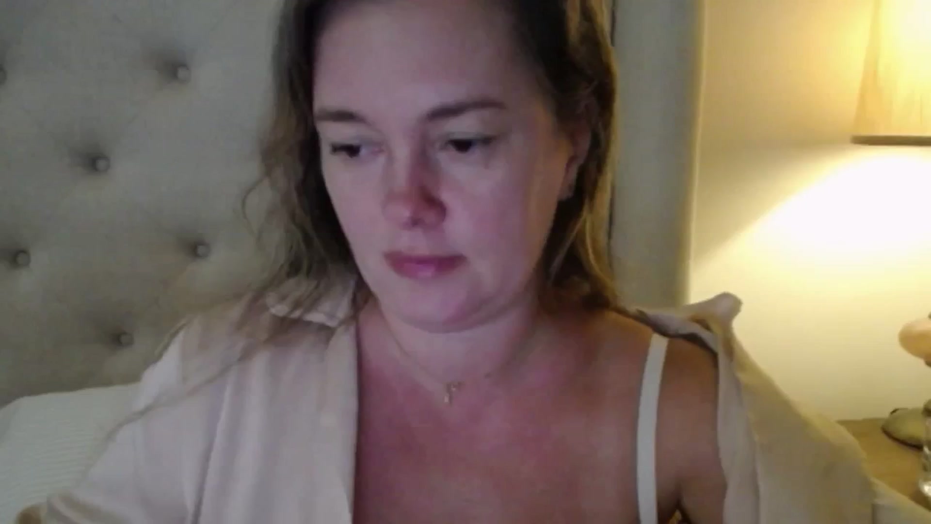 Gallery image thumbnail from J0llye's myfreecams stream on, 10/06/2025, 15:49 image 19 of 20