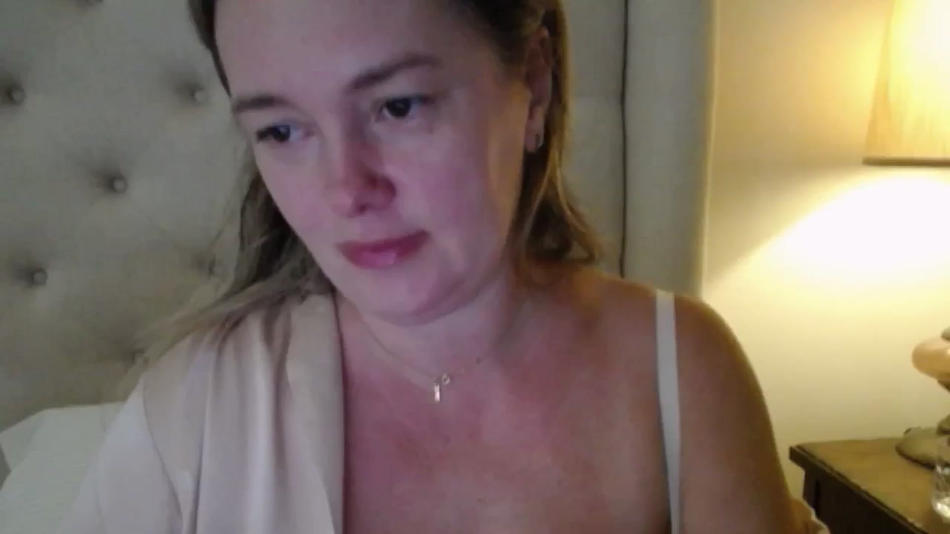 Gallery image thumbnail from J0llye's myfreecams stream on, 10/06/2025, 15:49 image 10 of 20