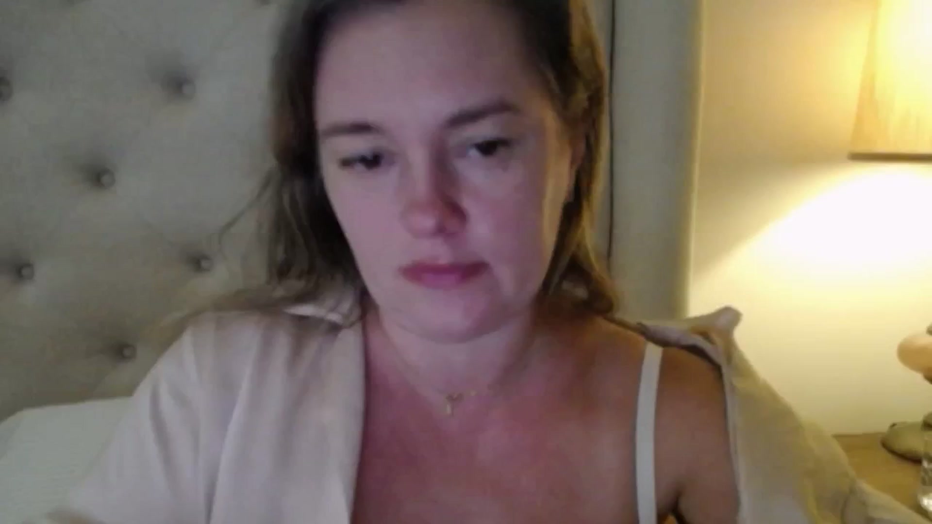 Gallery image thumbnail from J0llye's myfreecams stream on, 10/06/2025, 15:49 image 14 of 20
