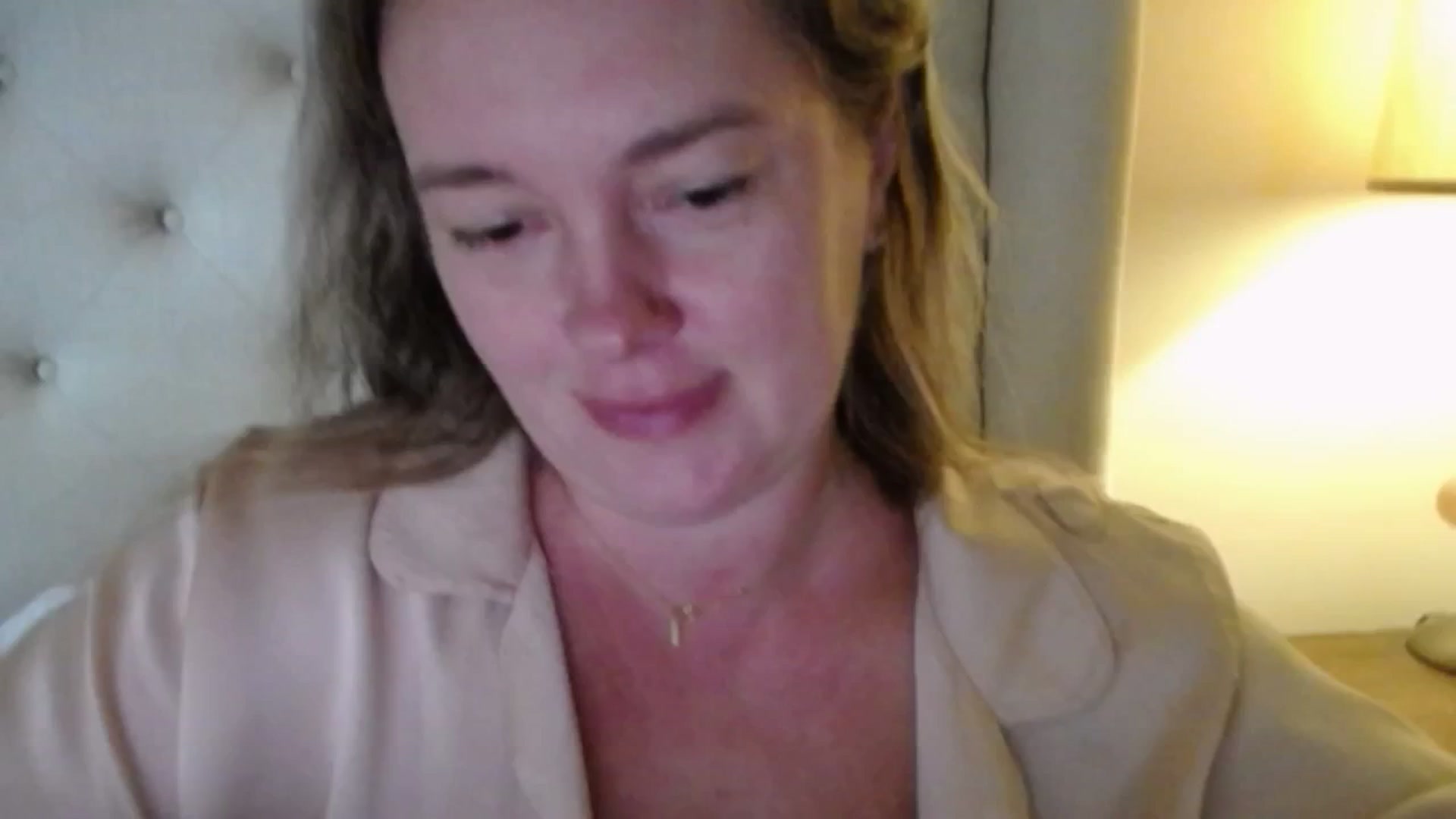 Gallery image thumbnail from J0llye's myfreecams stream on, 10/06/2025, 19:22 image 18 of 20