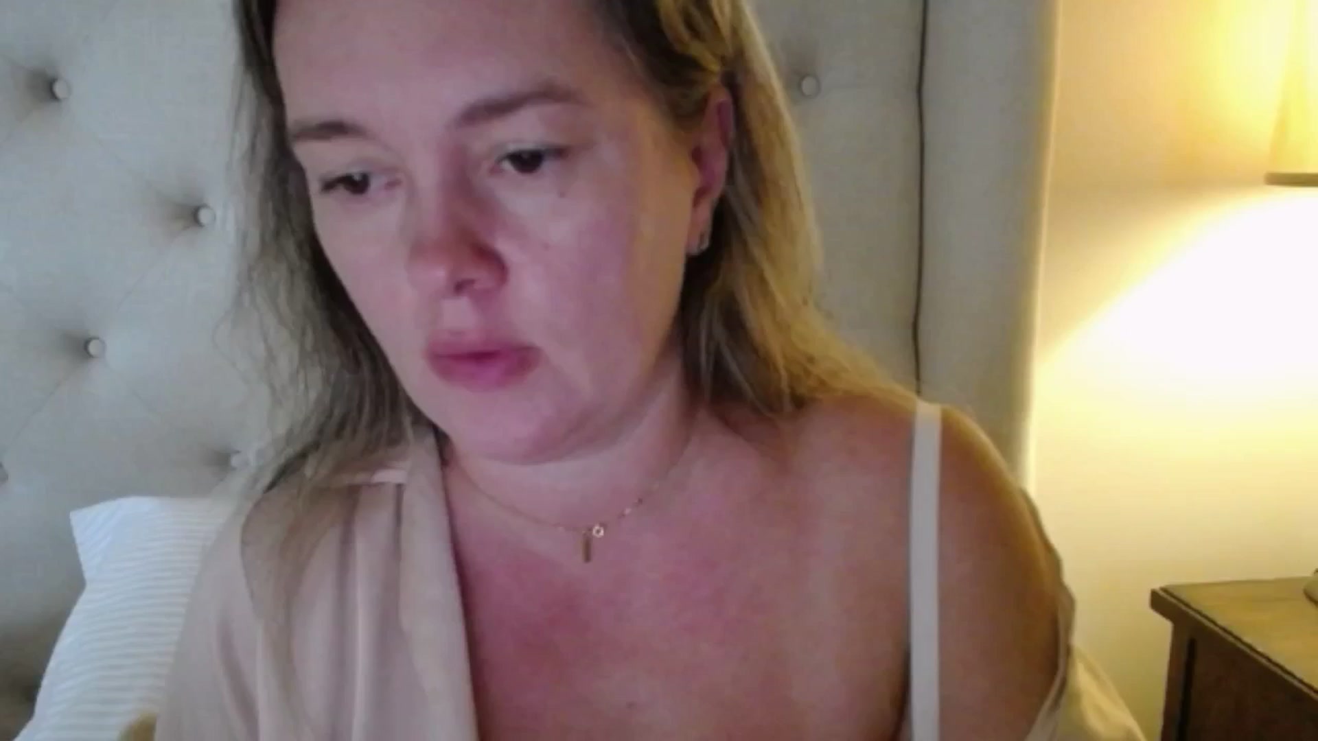 Gallery image thumbnail from J0llye's myfreecams stream on, 10/06/2025, 19:22 image 6 of 20