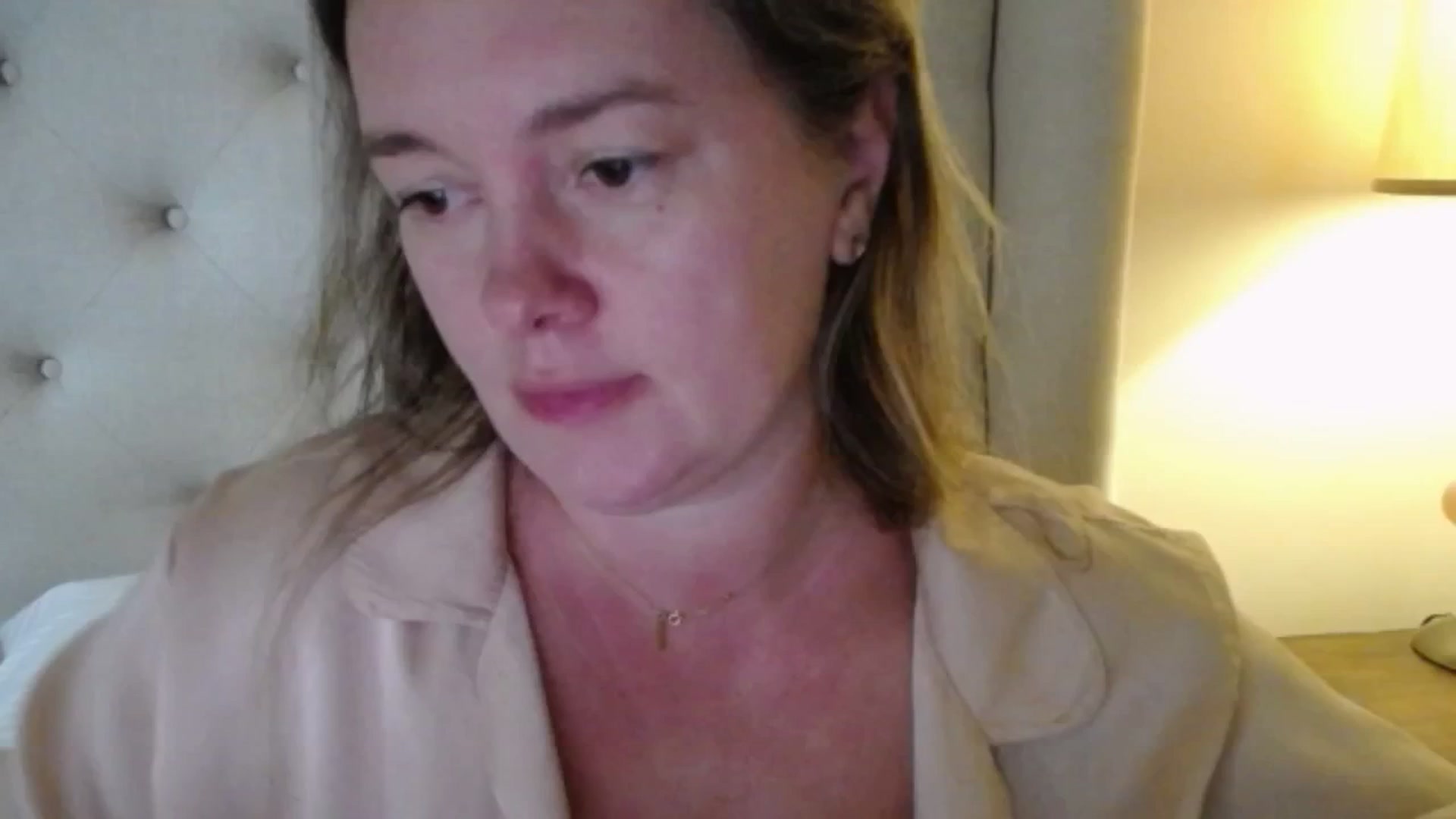 Gallery image thumbnail from J0llye's myfreecams stream on, 10/06/2025, 19:22 image 19 of 20
