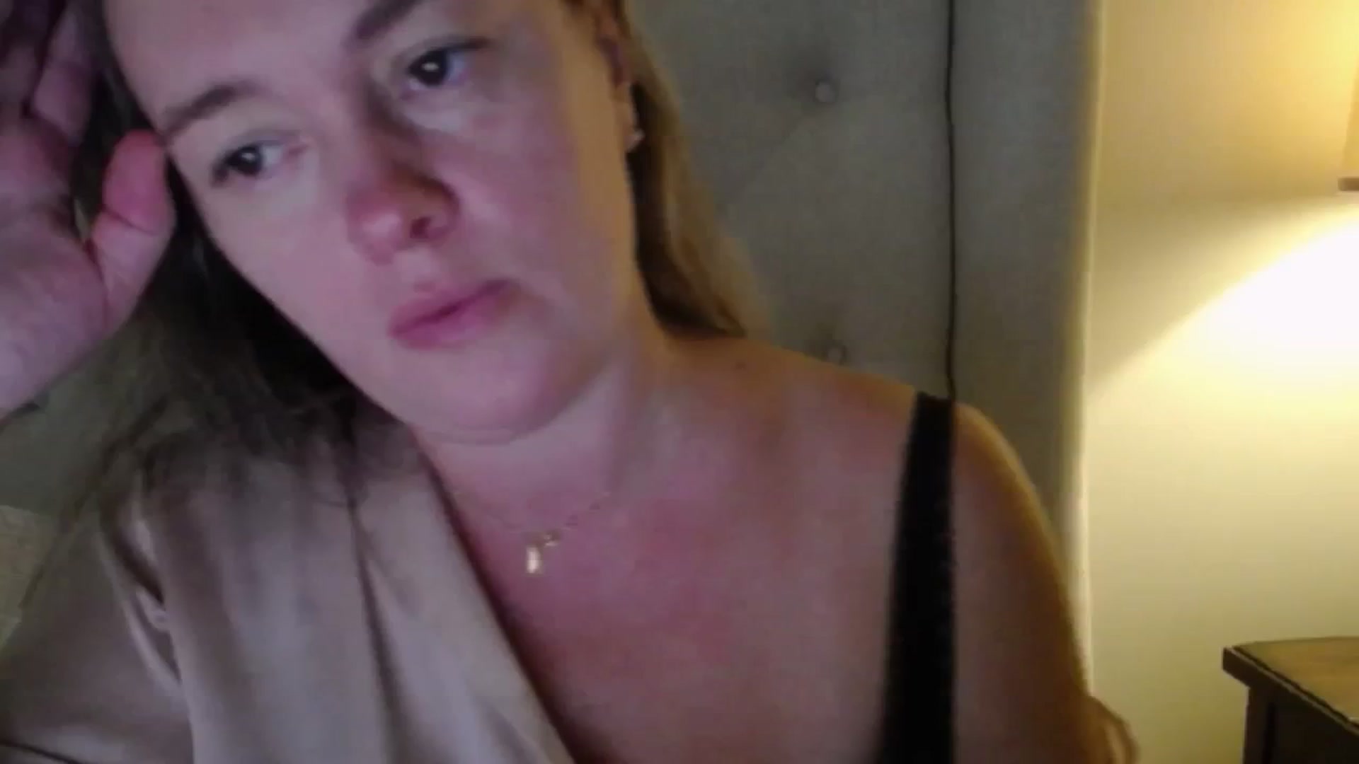 Gallery image thumbnail from J0llye's myfreecams stream on, 10/07/2025, 16:07 image 16 of 20
