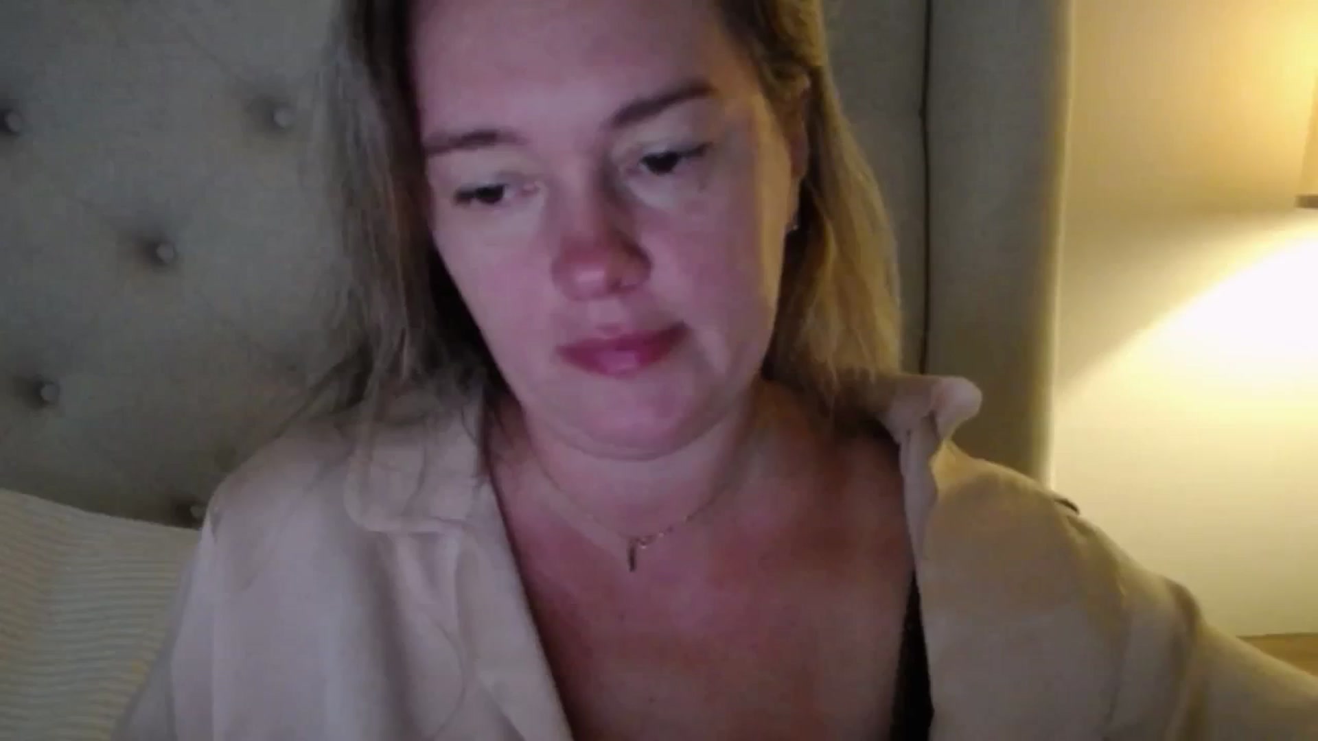 Gallery image thumbnail from J0llye's myfreecams stream on, 10/07/2025, 16:07 image 12 of 20