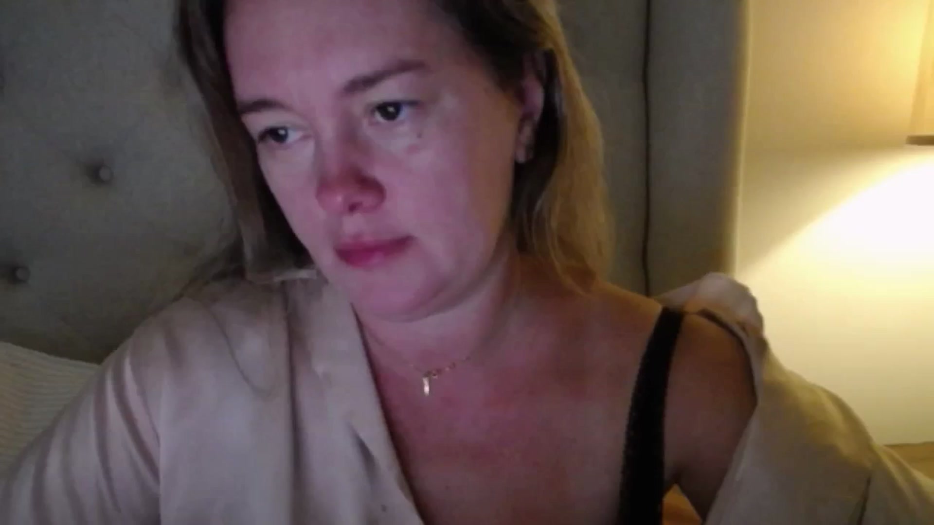 Gallery image thumbnail from J0llye's myfreecams stream on, 10/07/2025, 16:07 image 8 of 20