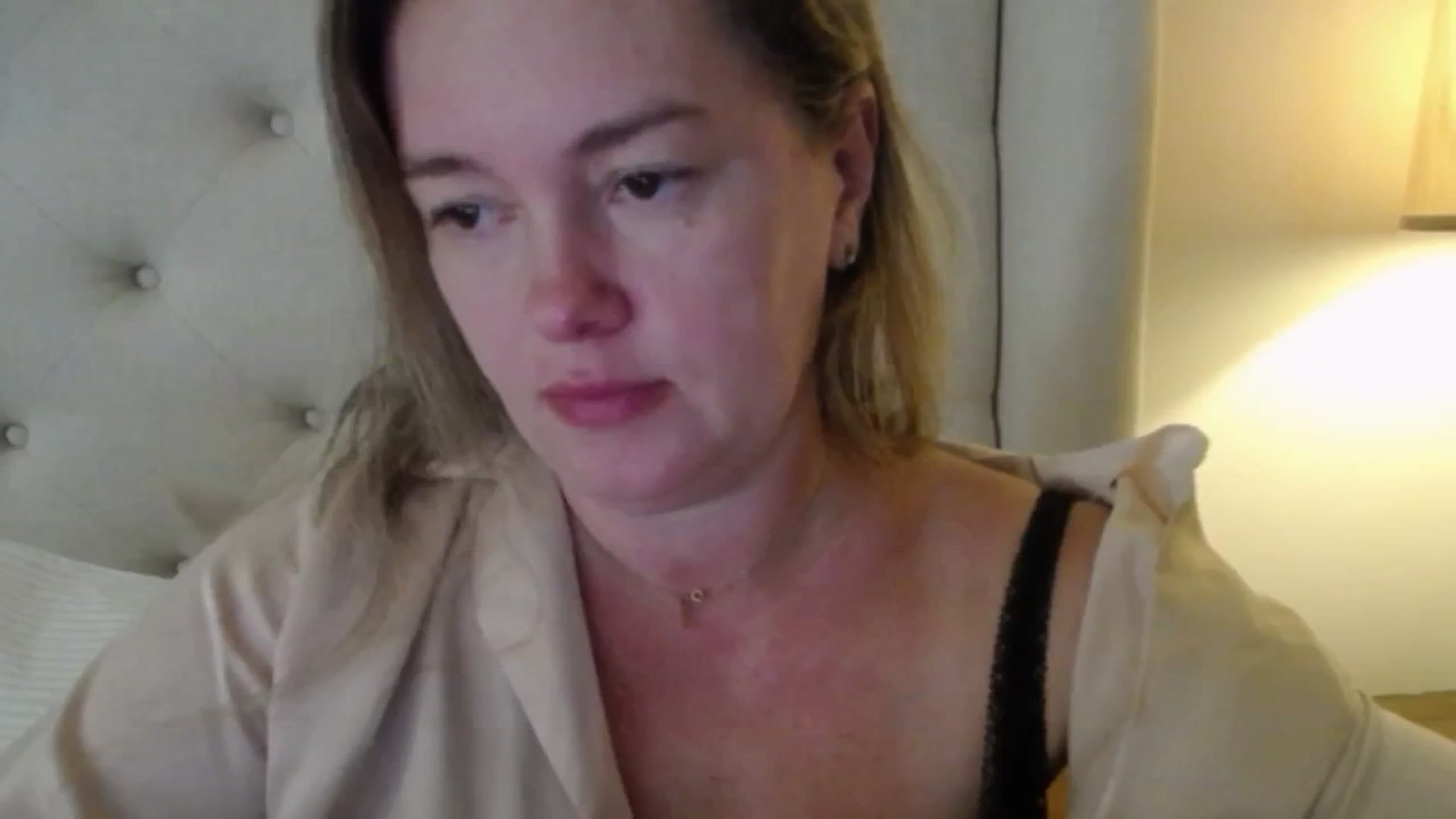 Gallery image thumbnail from J0llye's myfreecams stream on, 10/07/2025, 16:07 image 2 of 20