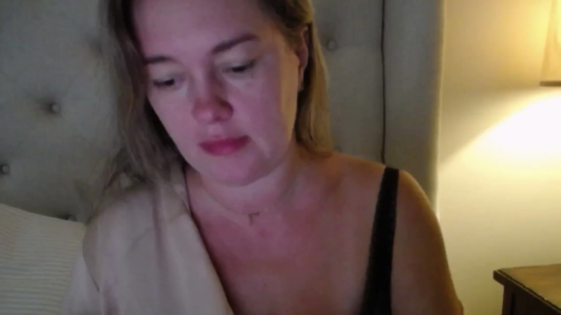 Gallery image thumbnail from J0llye's myfreecams stream on, 10/07/2025, 16:07 image 4 of 20