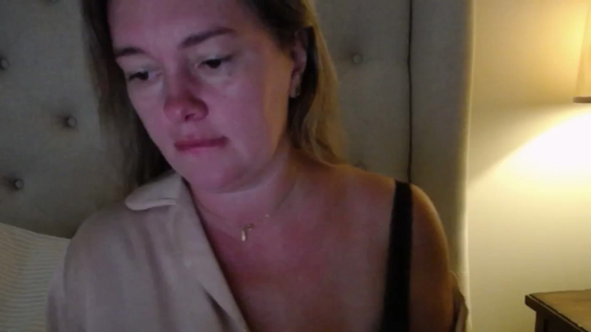 Gallery image thumbnail from J0llye's myfreecams stream on, 10/07/2025, 16:07 image 7 of 20