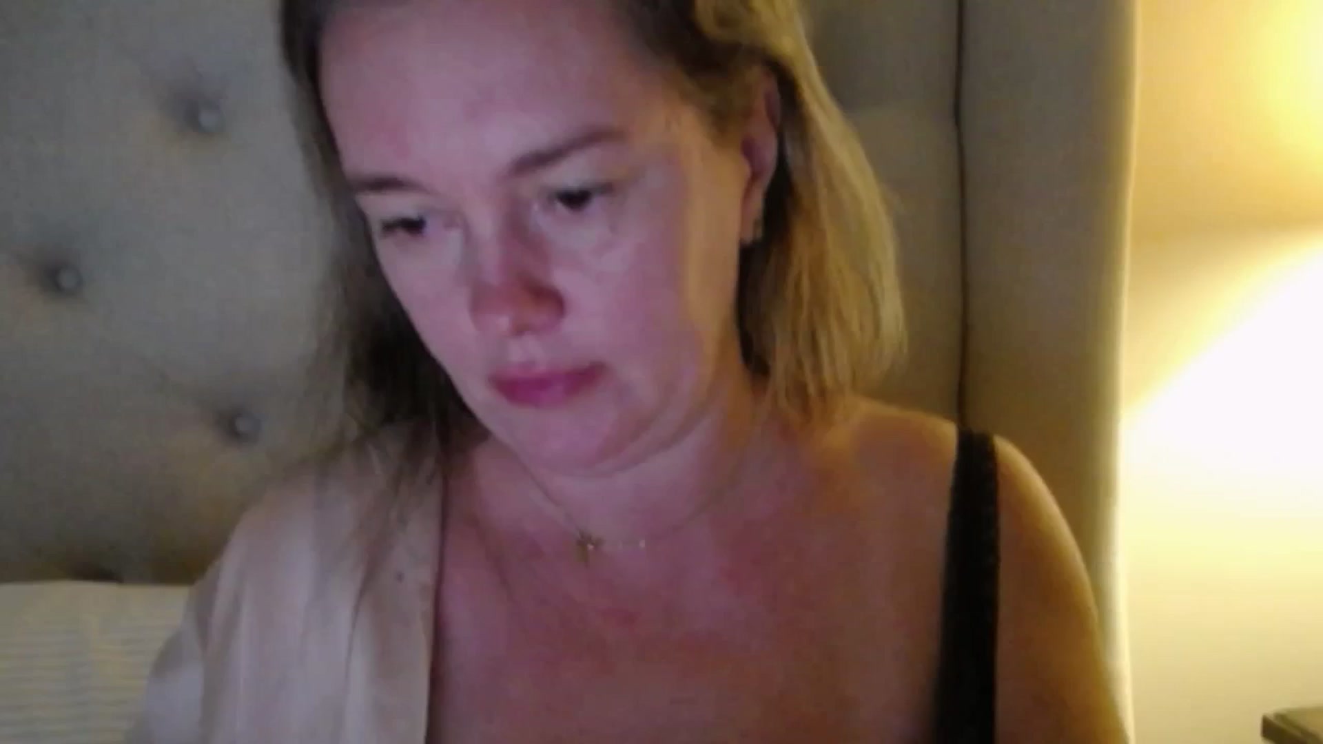 Gallery image thumbnail from J0llye's myfreecams stream on, 10/07/2025, 19:37 image 10 of 20