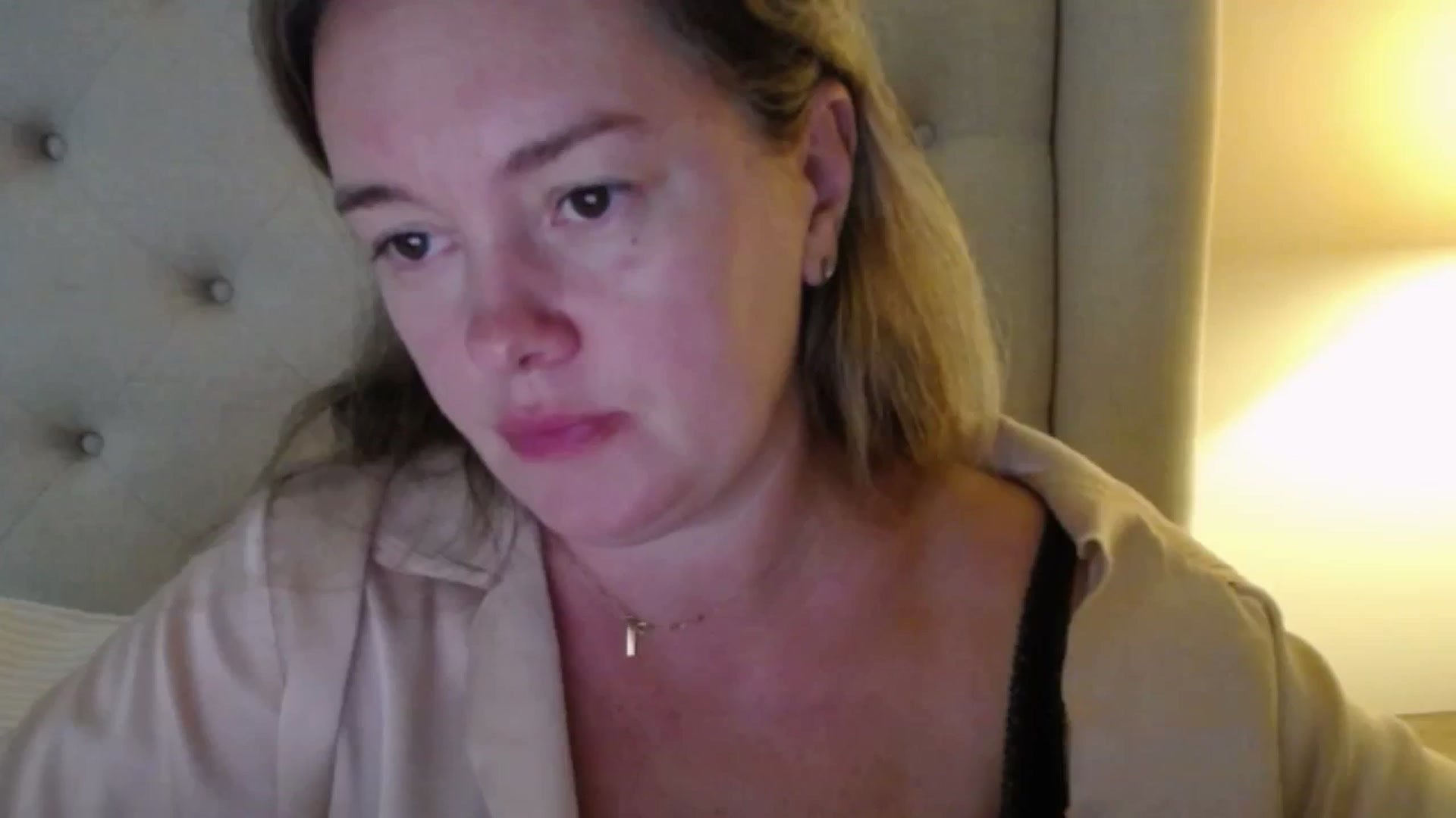 Gallery image thumbnail from J0llye's myfreecams stream on, 10/07/2025, 19:37 image 1 of 20