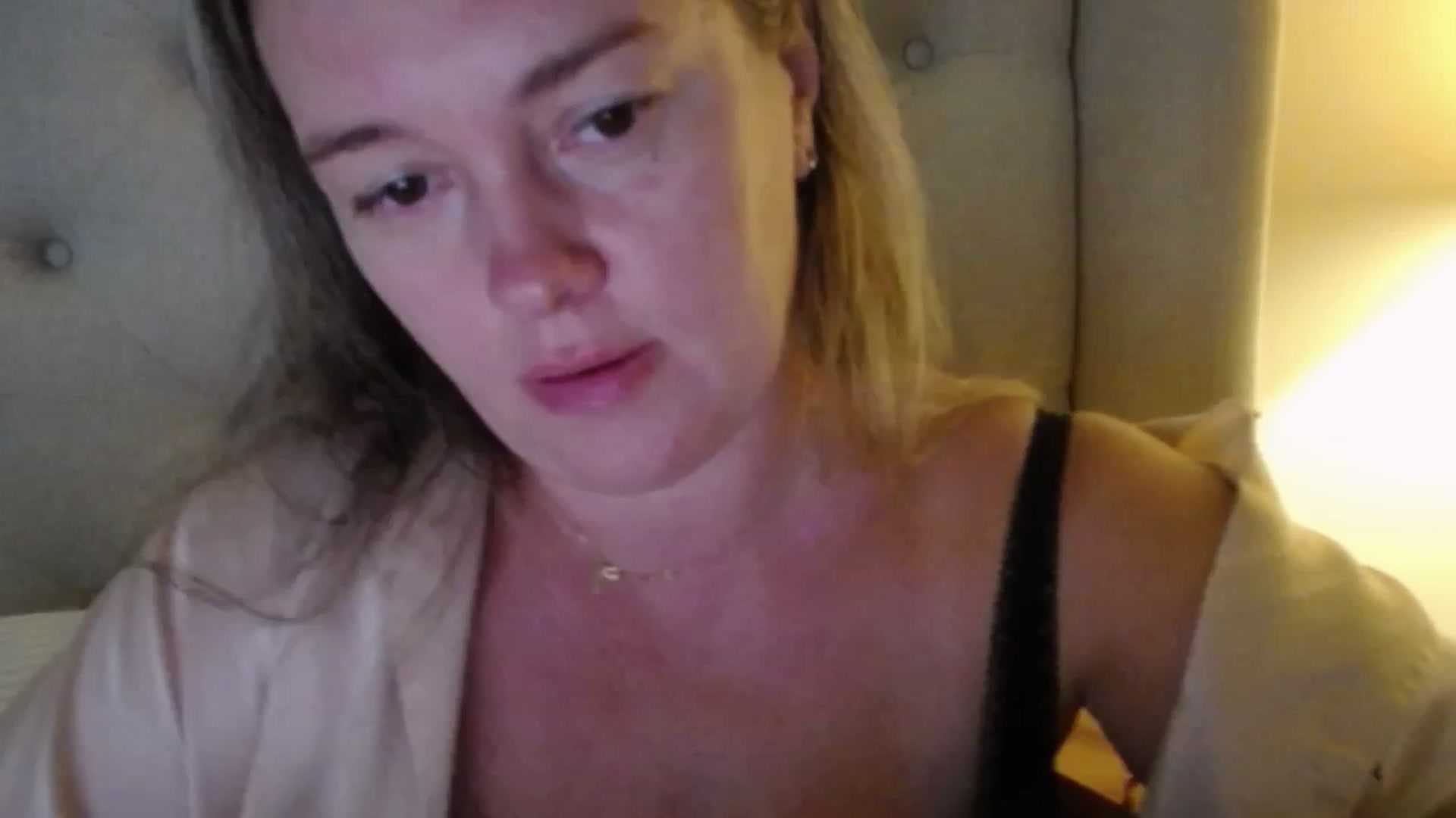 Gallery image thumbnail from J0llye's myfreecams stream on, 10/07/2025, 19:37 image 13 of 20
