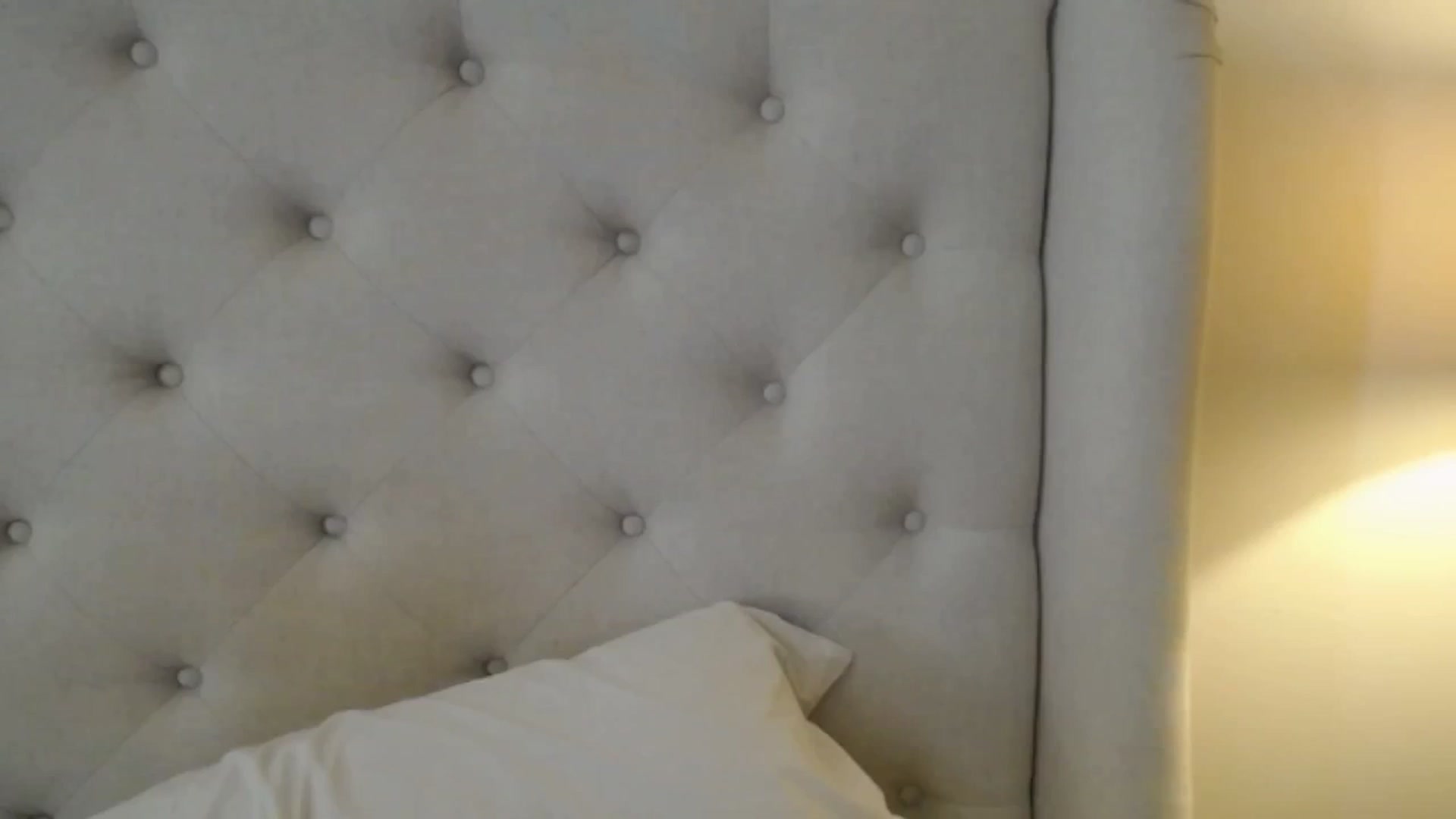 Gallery image thumbnail from J0llye's myfreecams stream on, 10/08/2025, 16:04 image 14 of 20
