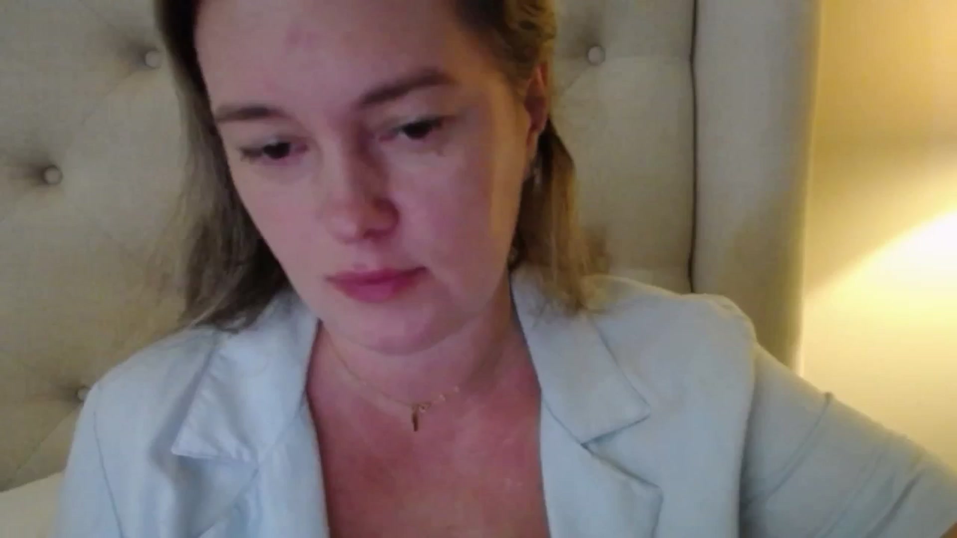 Gallery image thumbnail from J0llye's myfreecams stream on, 10/08/2025, 16:04 image 16 of 20