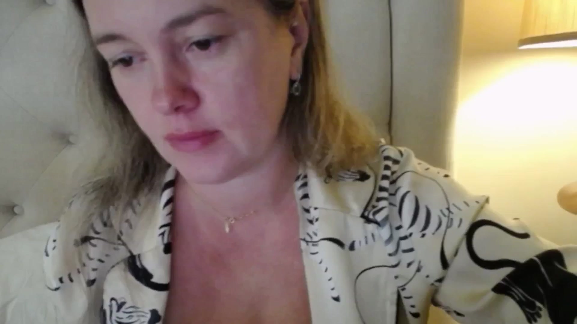 Gallery image thumbnail from J0llye's myfreecams stream on, 10/09/2025, 16:13 image 16 of 20