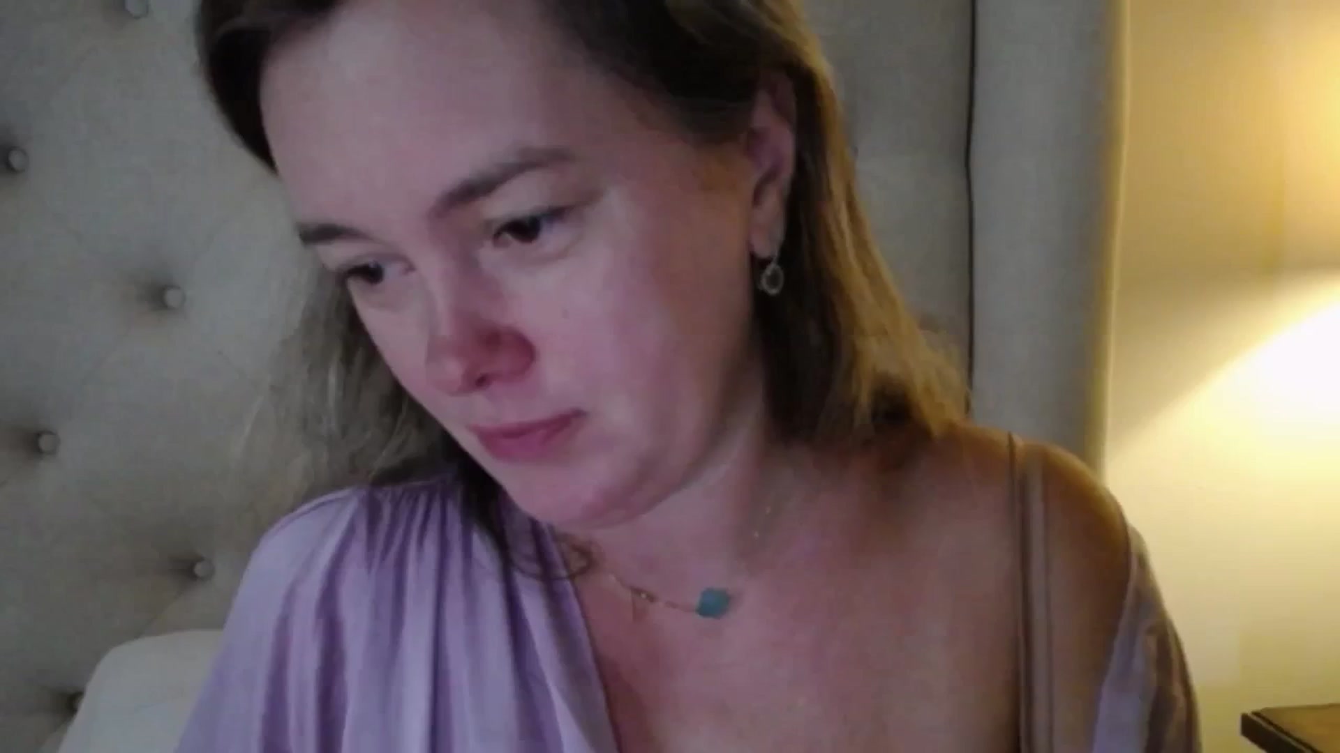 Gallery image thumbnail from J0llye's myfreecams stream on, 10/10/2025, 16:00 image 18 of 20