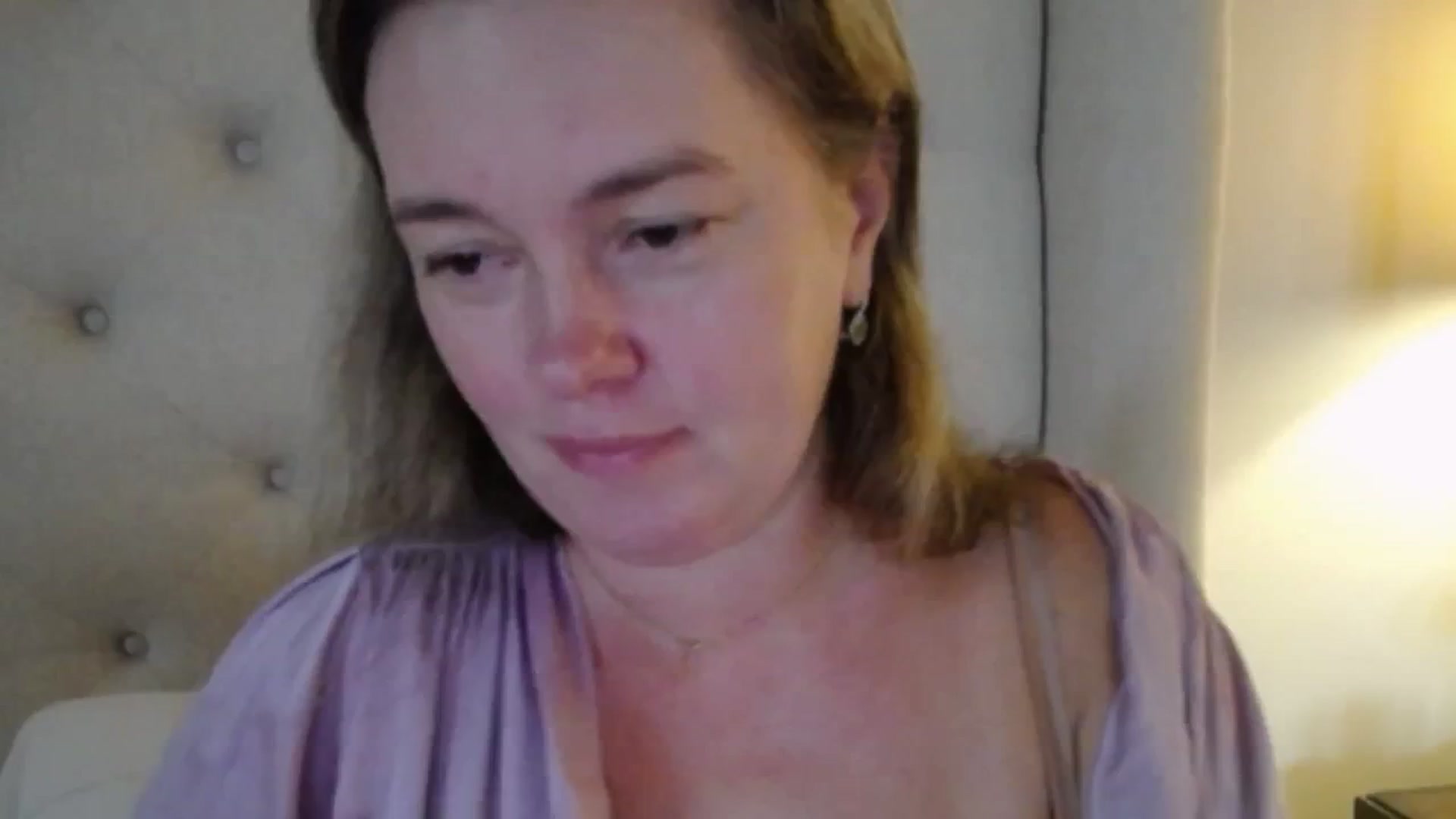 Gallery image thumbnail from J0llye's myfreecams stream on, 10/10/2025, 16:00 image 12 of 20