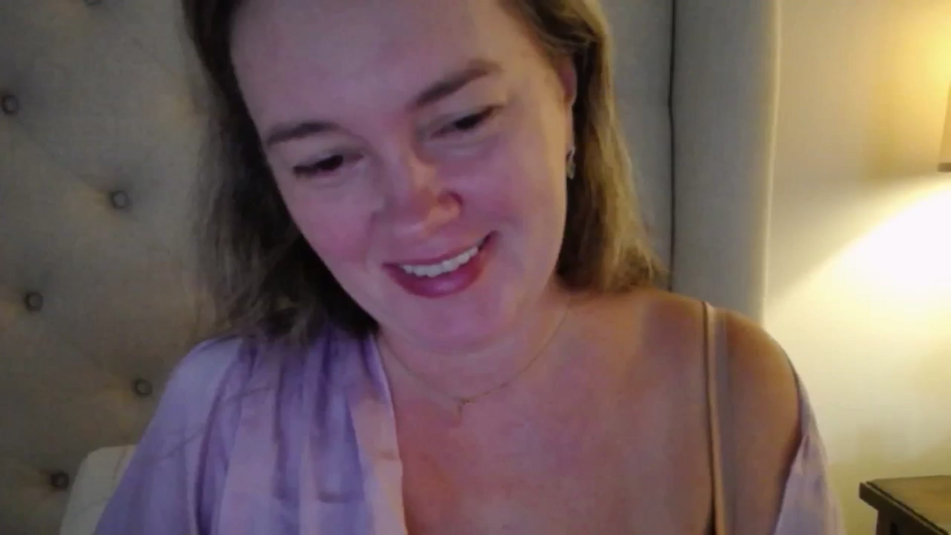 Gallery image thumbnail from J0llye's myfreecams stream on, 10/10/2025, 16:00 image 3 of 20