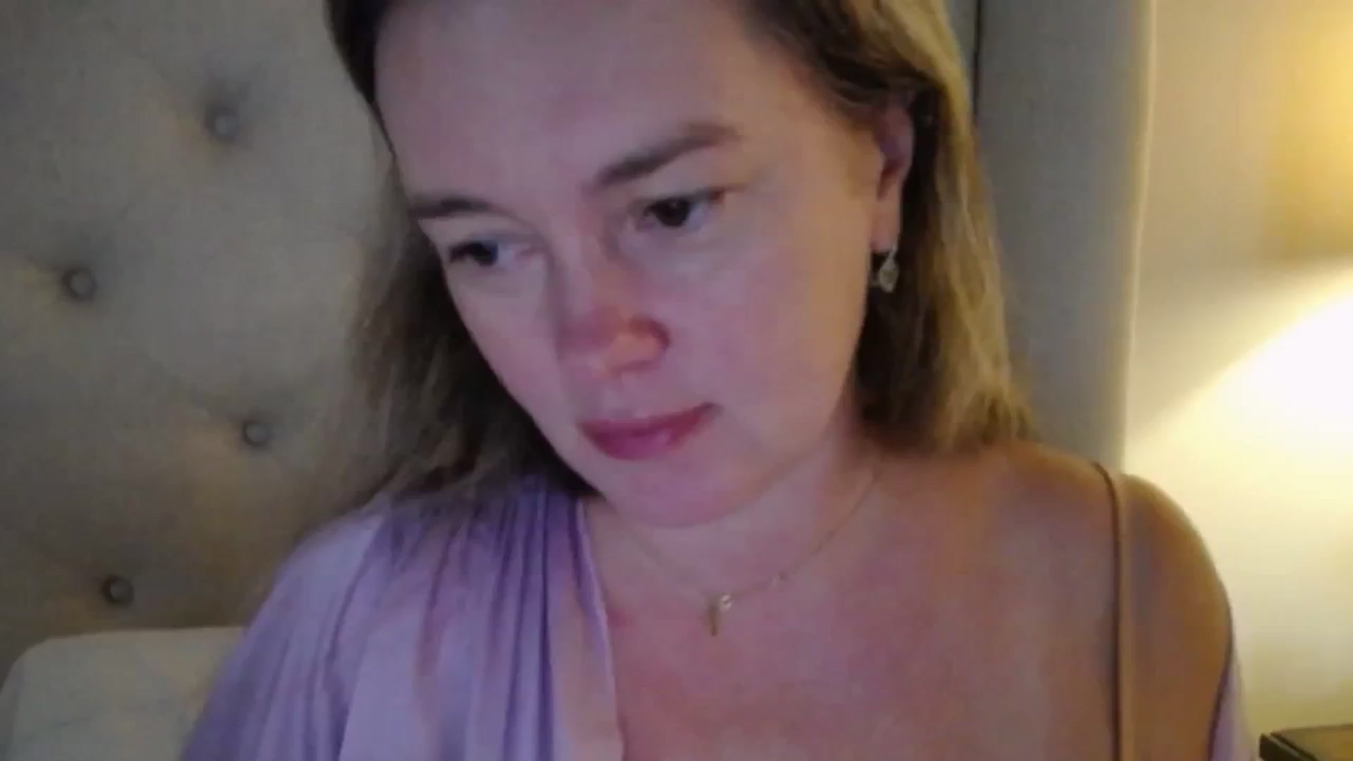 Gallery image thumbnail from J0llye's myfreecams stream on, 10/10/2025, 16:00 image 4 of 20