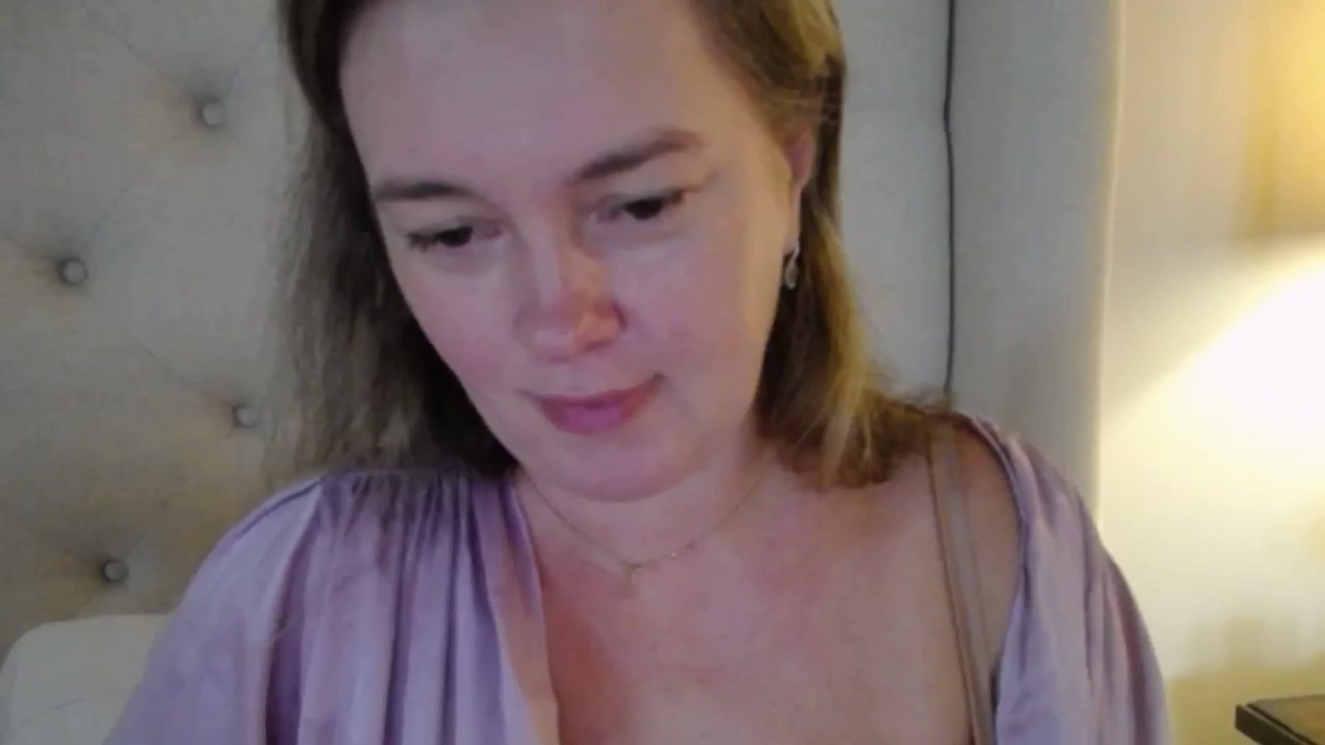 Gallery image thumbnail from J0llye's myfreecams stream on, 10/10/2025, 16:00 image 13 of 20