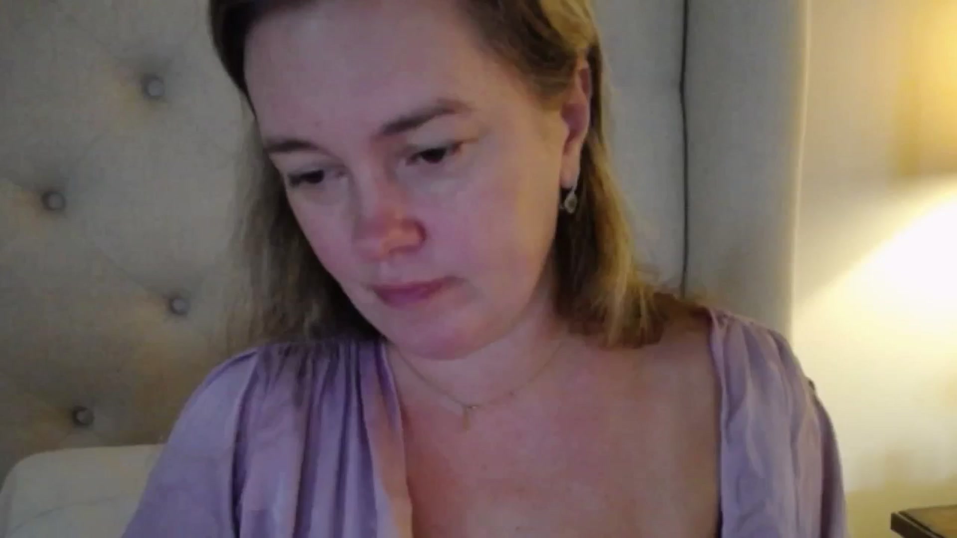 Gallery image thumbnail from J0llye's myfreecams stream on, 10/10/2025, 16:00 image 9 of 20