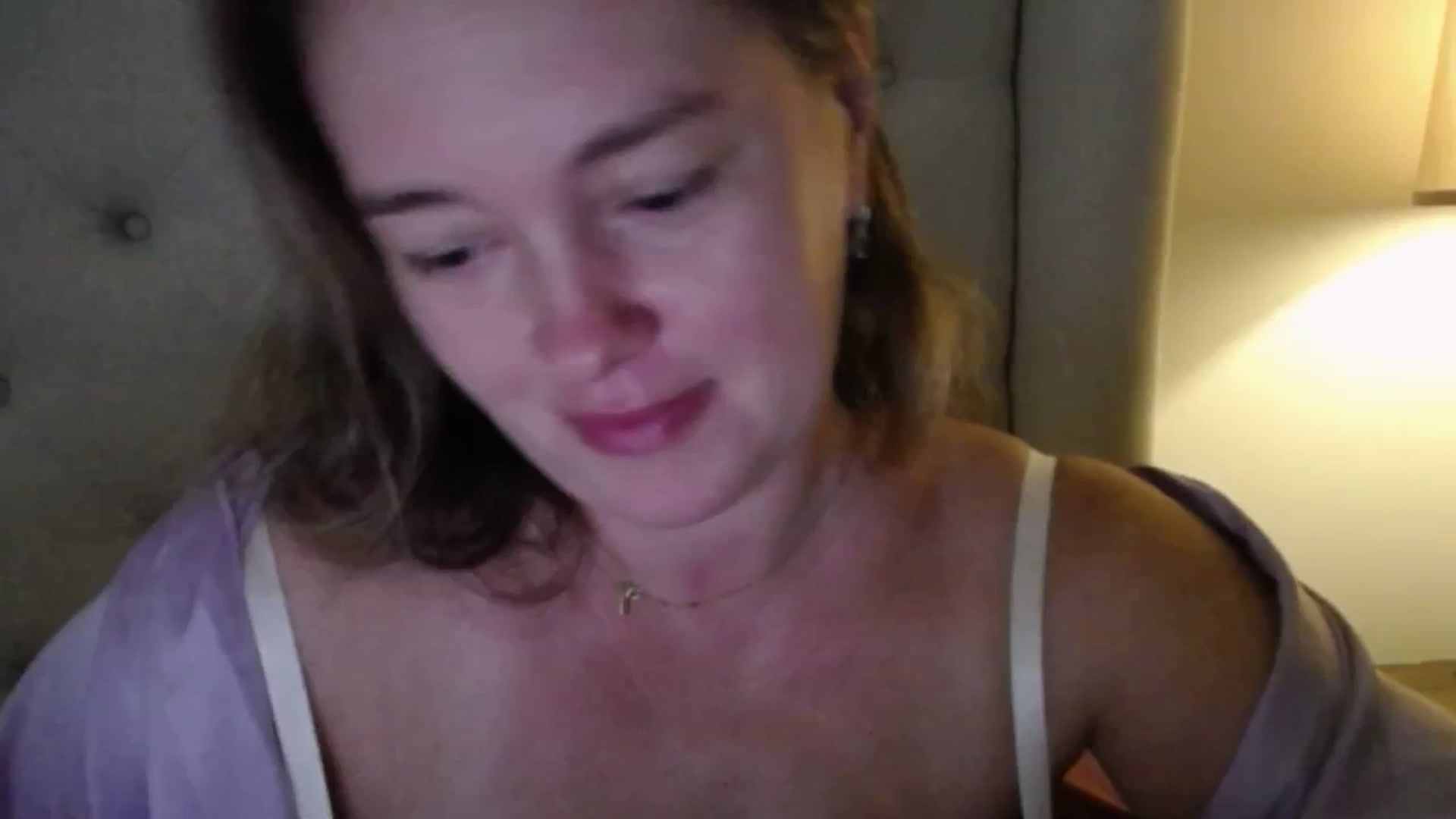 Gallery image thumbnail from J0llye's myfreecams stream on, 10/11/2025, 20:41 image 5 of 20