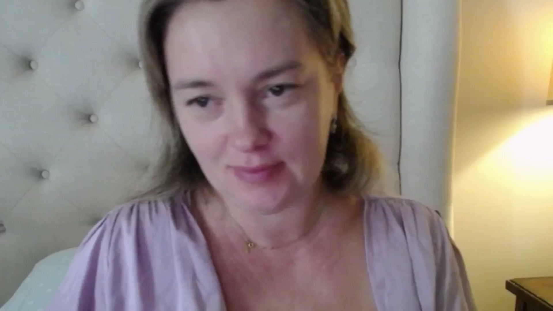 Gallery image thumbnail from J0llye's myfreecams stream on, 10/13/2025, 16:15 image 18 of 20