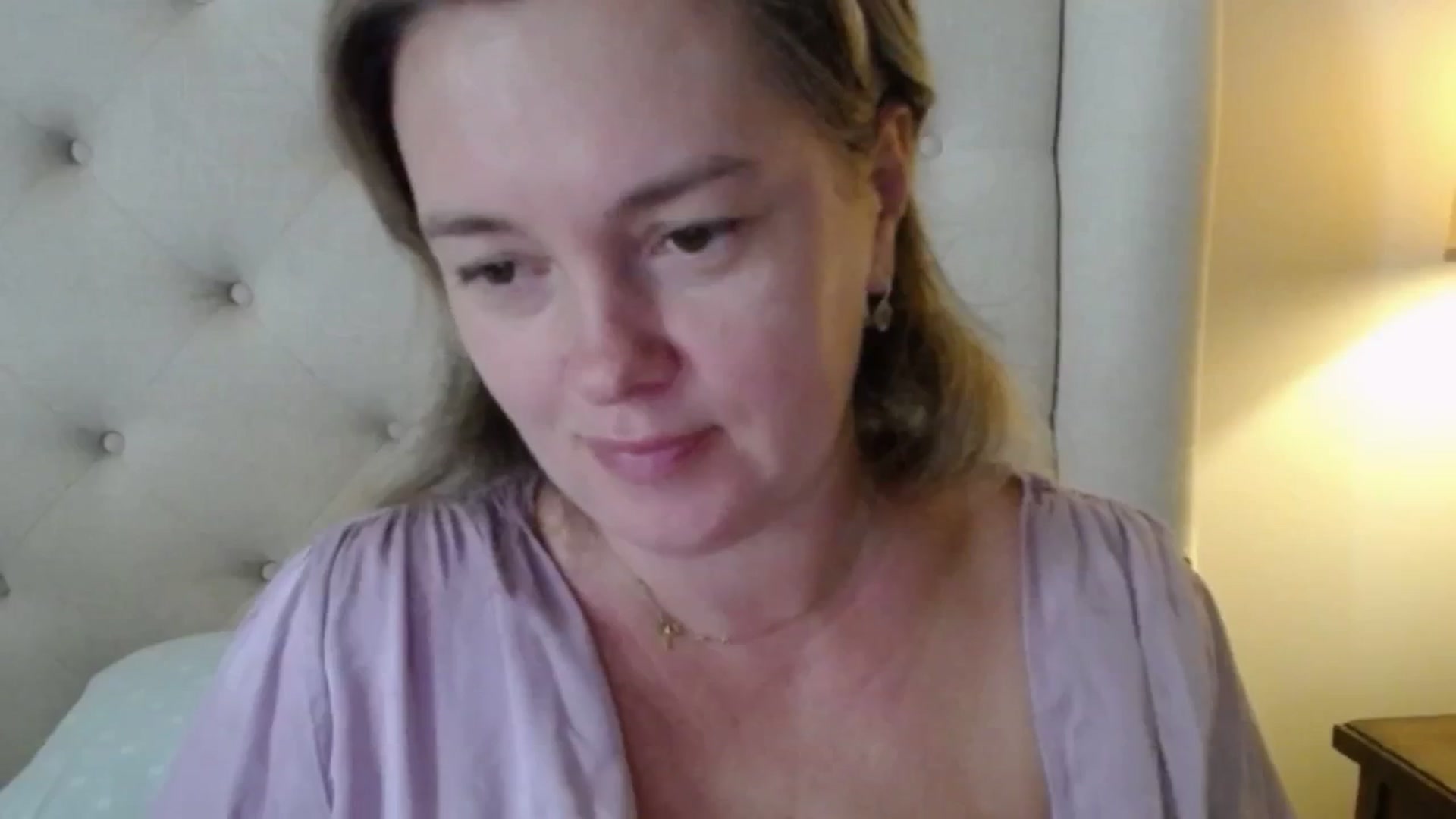 Gallery image thumbnail from J0llye's myfreecams stream on, 10/13/2025, 16:15 image 17 of 20