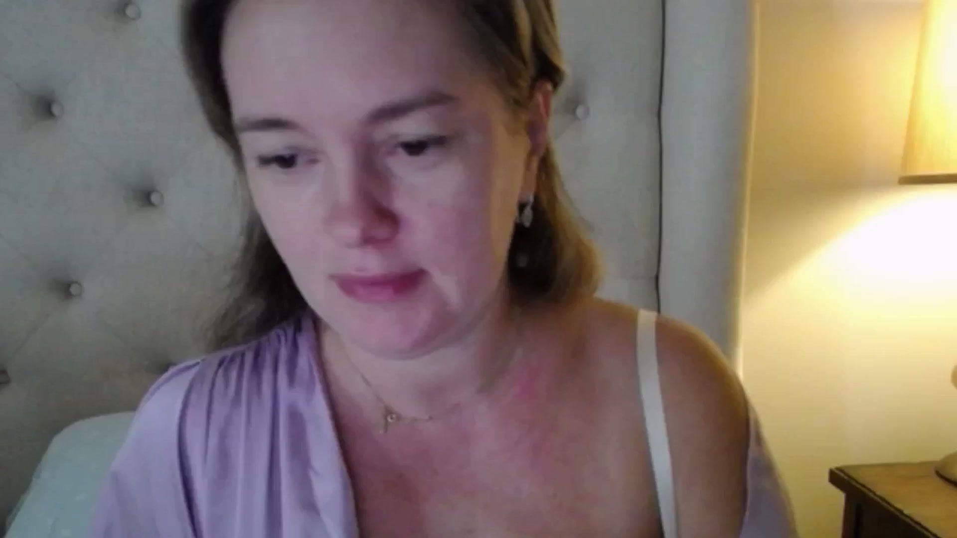 Gallery image thumbnail from J0llye's myfreecams stream on, 10/13/2025, 16:15 image 4 of 20
