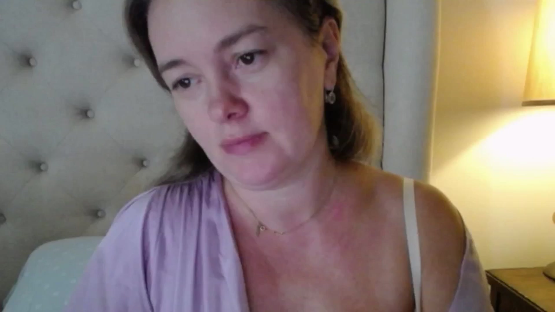 Gallery image thumbnail from J0llye's myfreecams stream on, 10/13/2025, 16:15 image 5 of 20